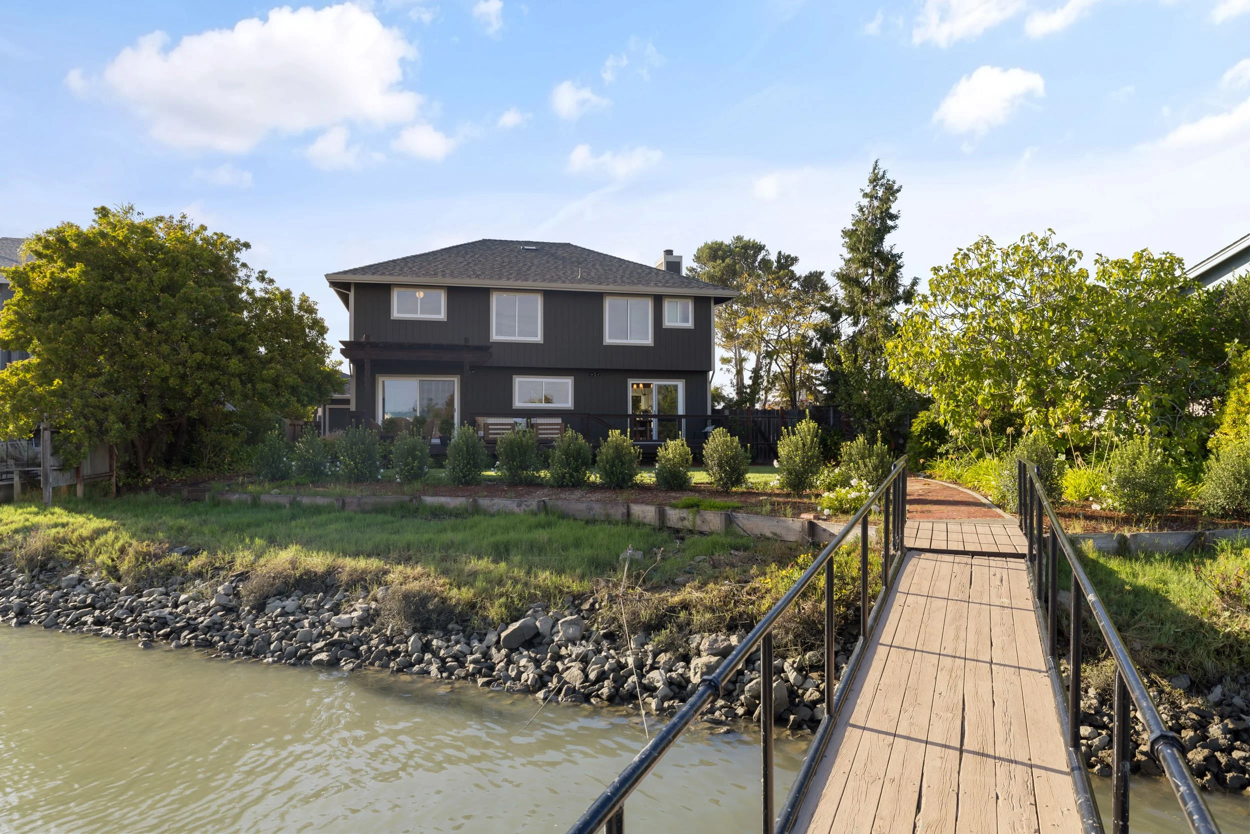 202 Riviera Circle 35 small.jpg
