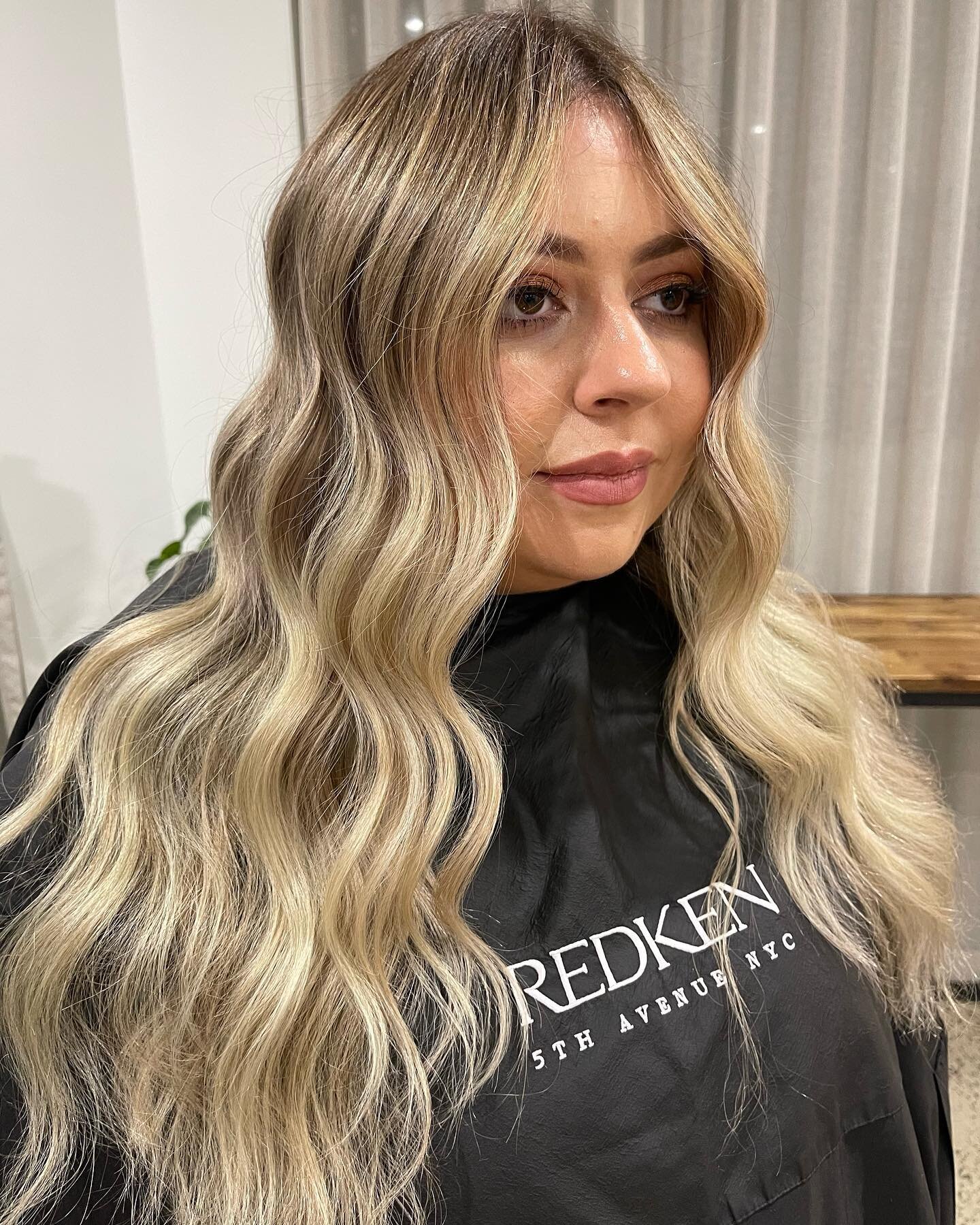 This colour correction is 🔥🔥🔥

➡️➡️ to see the before photo 😱

Thankyou all for trusting us with such incredible transformations! We have had some big ones lately and we are loving it!

Colour ~ Kiah 🤎

#colourcorrection #zephyrhairco #zephyrlig