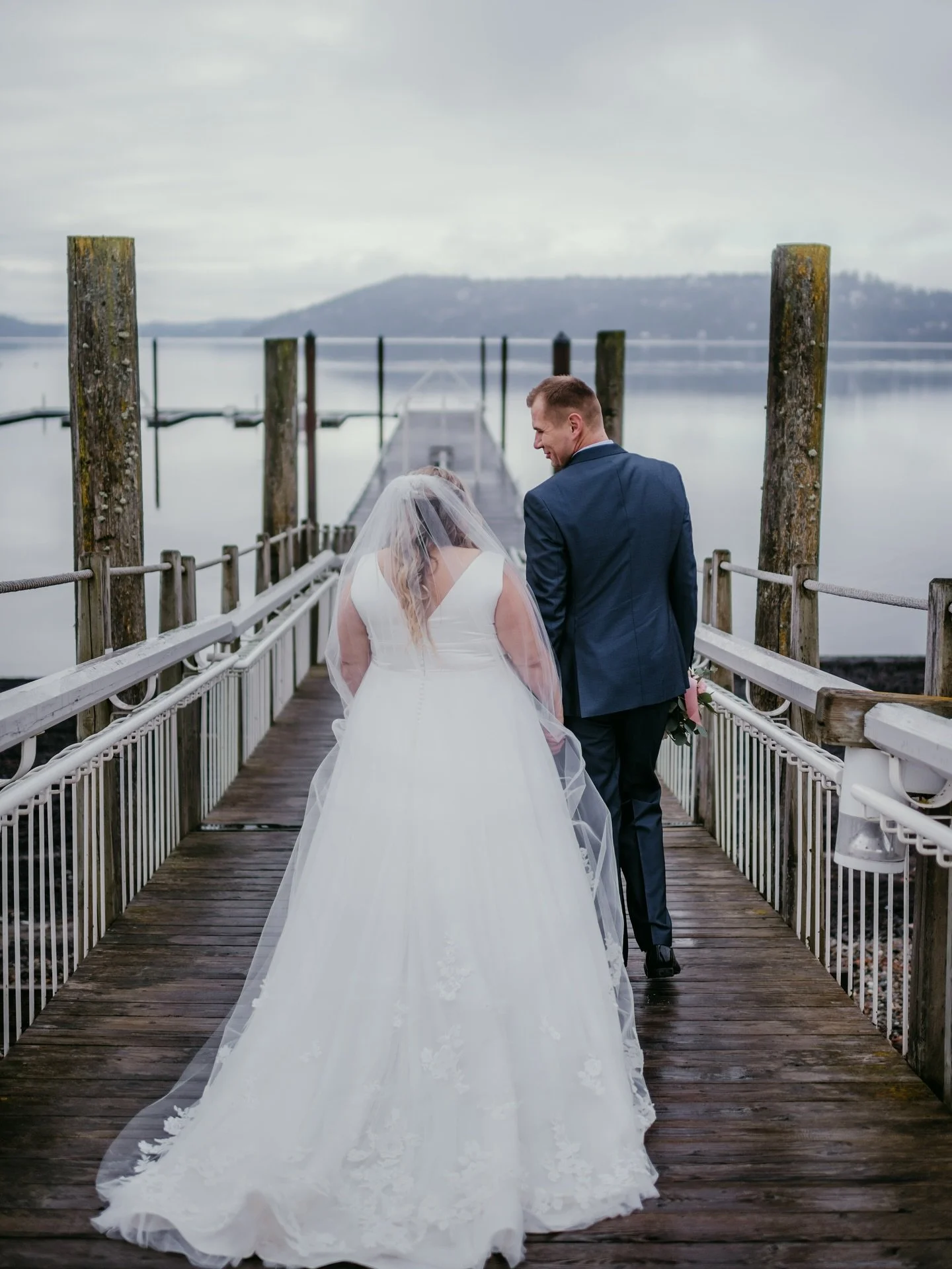 Winter weddings ❄️ or summer weddings ☀️&mdash; which one has your heart?

#weddingphotographers #weddingphotography #weddingvideos #weddingvideographer #boise #boisewedding #idahowedding #boiseweddingphotographer #idahoweddingphotographer #weddingfi