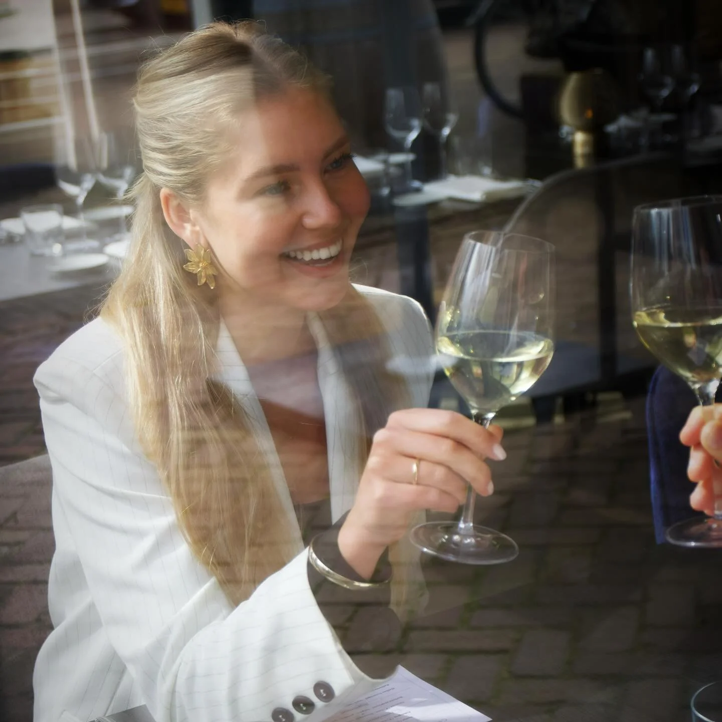 Waar proost u op?
 Binnenkort iets te vieren samen? Of gewoon even een lekker avondje uit? Kom tot rust en geniet van een heerlijke lunch of diner in ons restaurant. Heerlijk tijdens de beginnende herfst 🍂