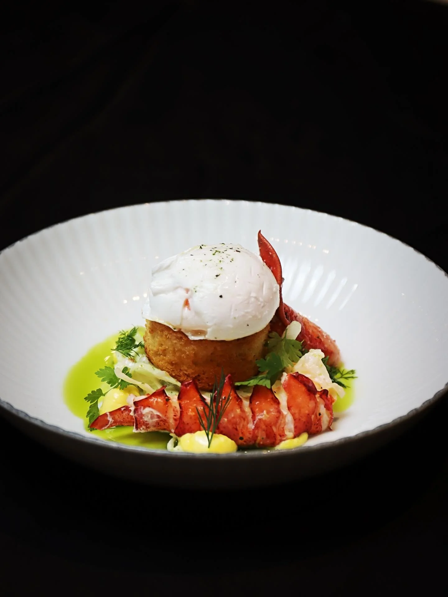 Kreeft

Dit kleurrijke gerechtje is onze kreeft. Deze is samengesteld met onder andere een zacht brioche broodje en saffraan.

Wanneer komt u hem proeven?