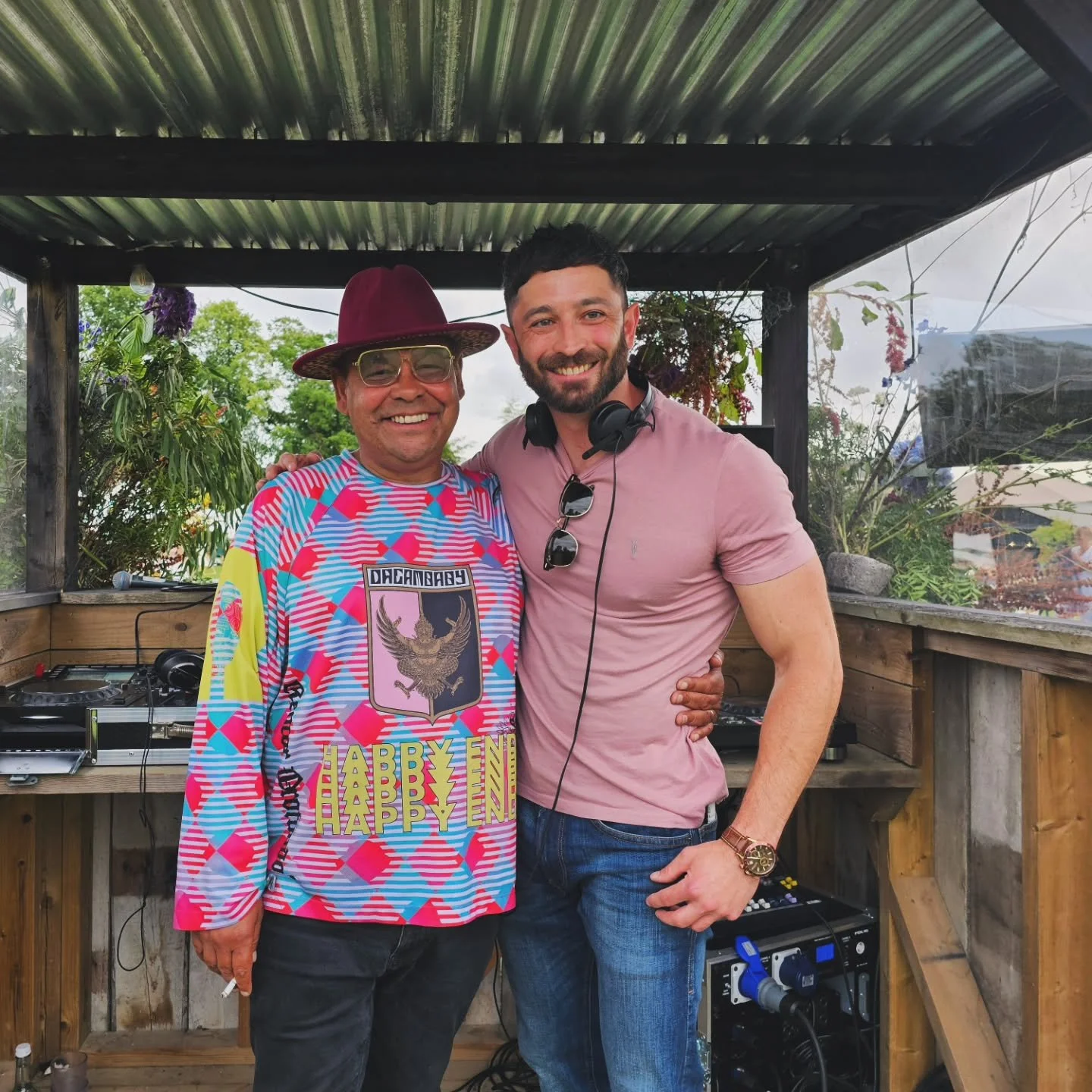 Had fun playing some tunes before @craigcharlesfunkandsoul yesterday for @wildernesshq
Wind-down day at Soho House 

My Dad brought me up on Funk, Soul, Disco &amp; Groove... So it was great to meet a master of the game

🎵🎧

#Funk #Soul #Music #DJ