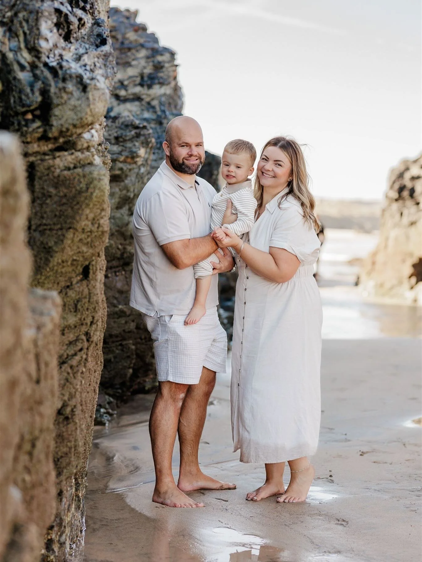 A gorgeous beach session with a gorgeous family.
Smiles, sandy toes and whole lot of love captured 💛

@hannahpj1992 
.
.
.
#cornwallfamilyphotographer #cornishbeach #gwithian #gwithianbeach #redruthphotographer #cornishfamily #familyphotographycornw
