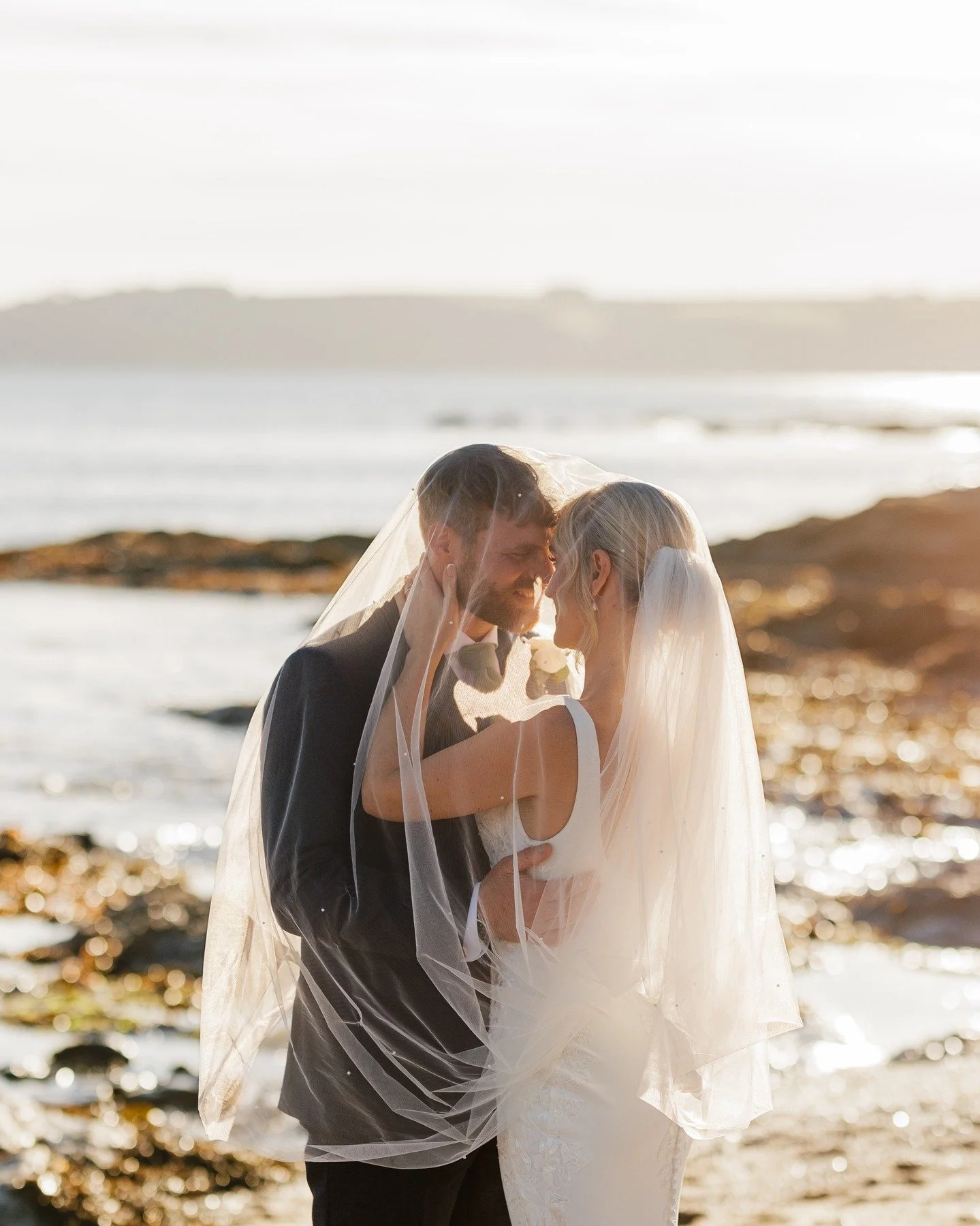 If you have a veil, we can most definitely create some gorgeous portraits like these 🤍
.
.
.
#cornwallweddingphotographer #cornishwedding #weddingphotographycornwall #veil #veilportraits #scorrierhouse #tredudwellmanor #mountpleasantecopark #wedding