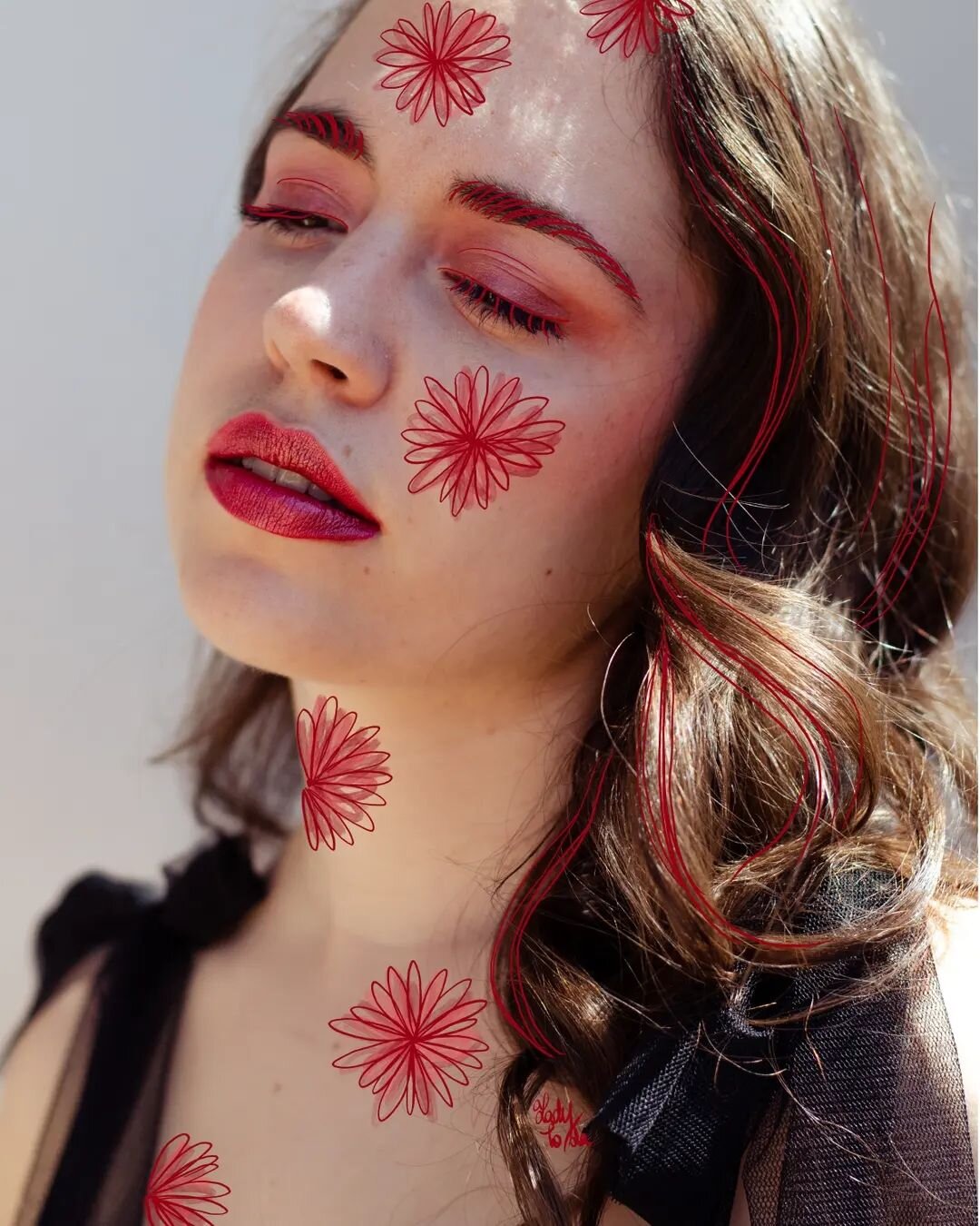 Oui, encore un autoportrait avec des fleurs 

🌹🥀🌹🥀🌹🥀🌹🥀🌹🥀🌹🥀

⬆️ Si tu veux faire des autoportraits comme celui-ci, tu peux t&eacute;l&eacute;charger mon ebook gratuit &quot; 25 id&eacute;es d'autoportraits&quot;, le lien est dans ma bio.

