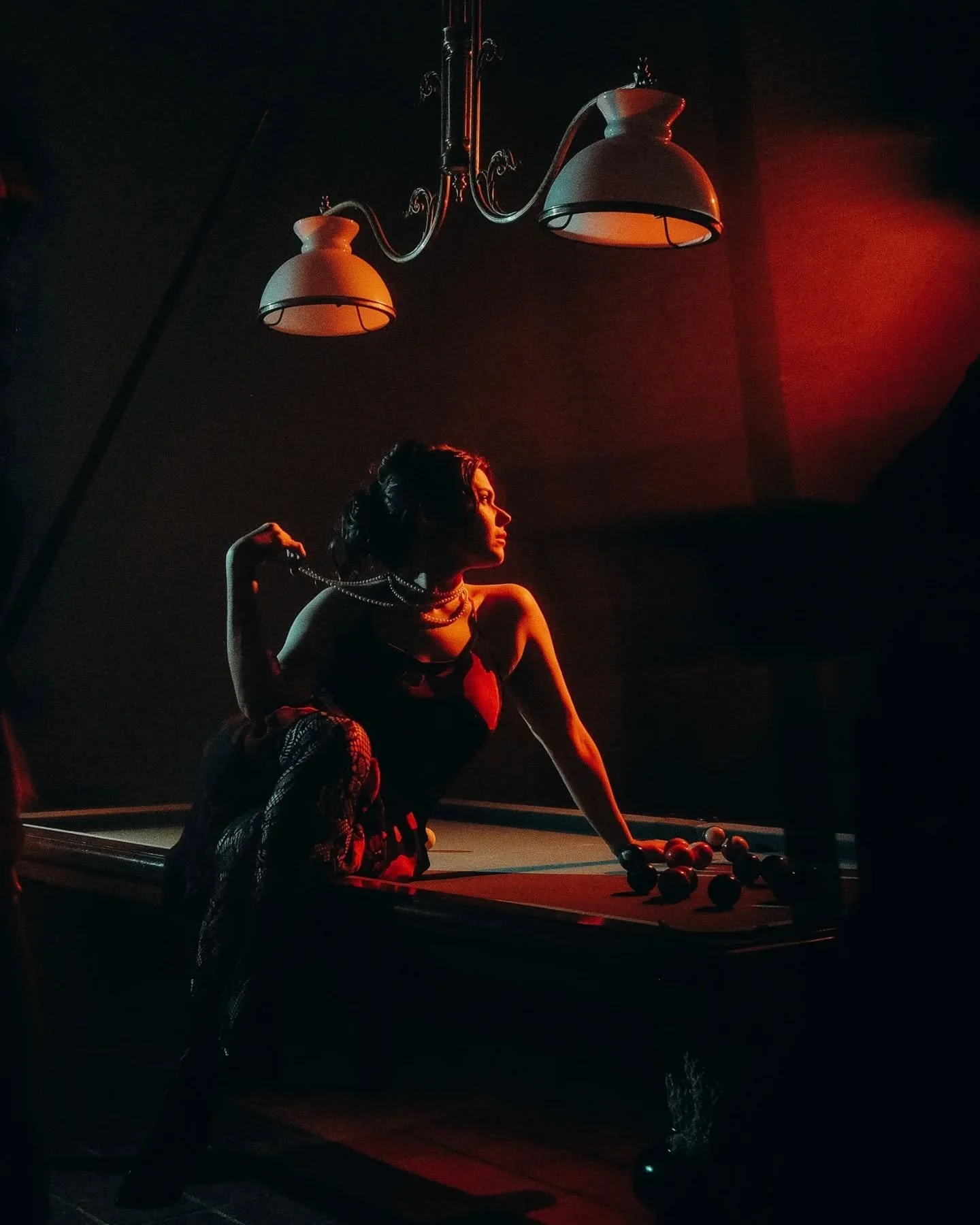 S&eacute;ance Portrait

Un billard
Une pi&egrave;ce sombre
3h de session pour cr&eacute;er des images un peu comme.un tableau...

Et si &ccedil;a te pla&icirc;t, suis bien l'annonce des prochaines formules 😉
Merci @diva_meme_model pour ta patience, 