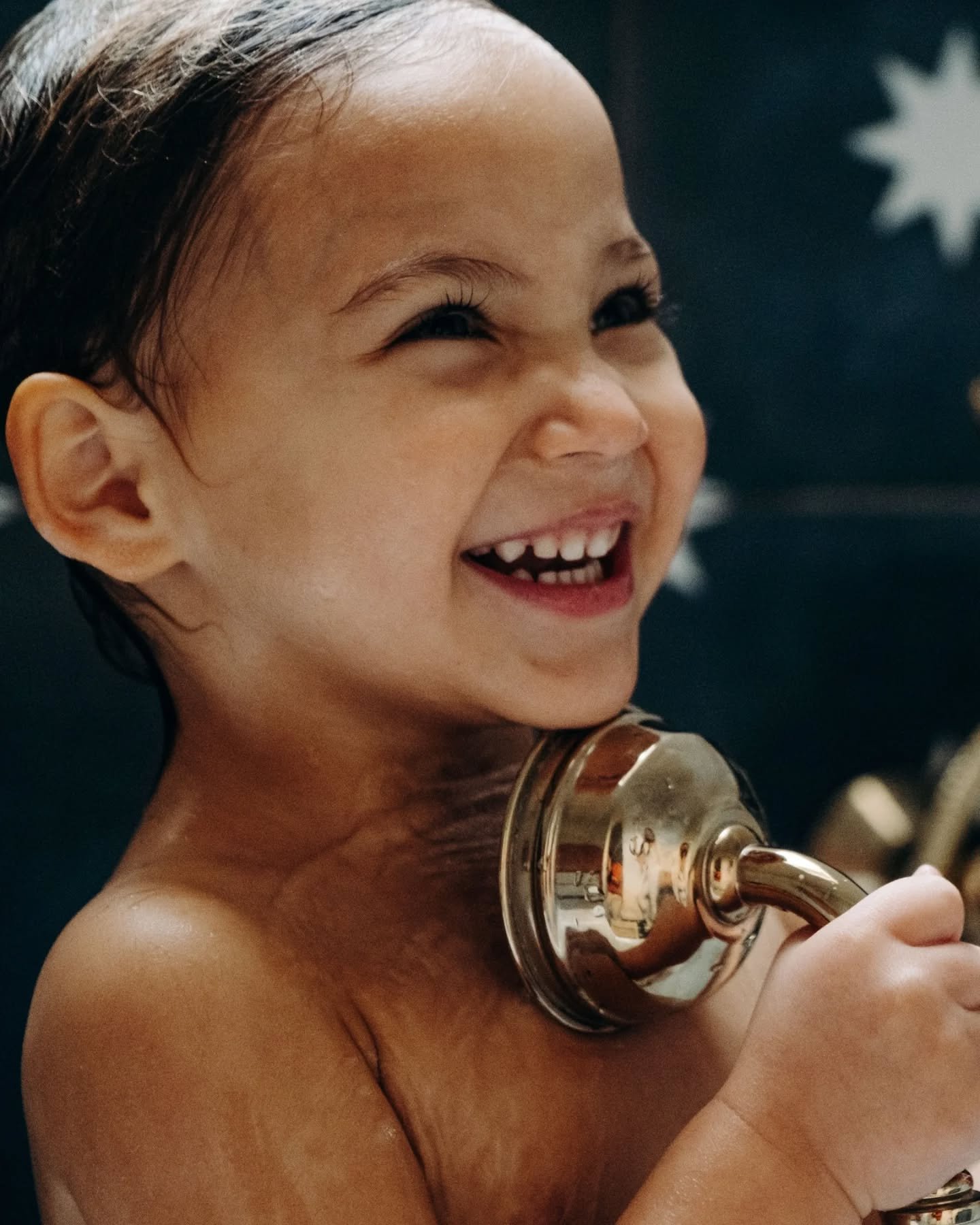 Rosie et sa famille, Partie III

Cette famille, que je suis depuis l'arriv&eacute;e de Rosie dans leur vie, je la retrouve tous les 6 mois dans leur cocon pour &eacute;crire leur histoire... et j'adore &ccedil;a !

Cette fois, le programme &eacute;ta