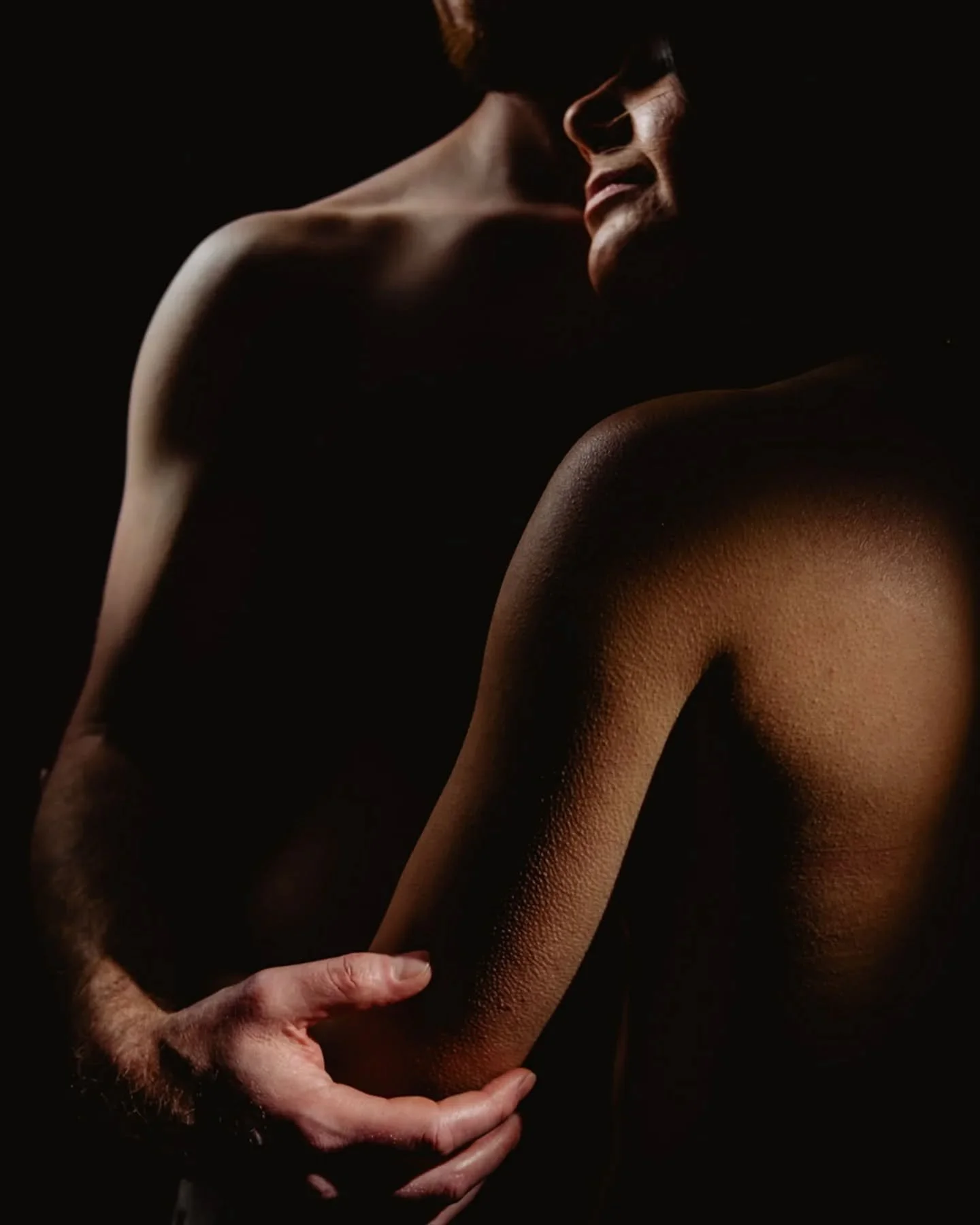 Ce soir, je te partage un moment suspendu...

" Merci &agrave; toi Gaelle, un moment hors du temps dans ton studio, pour in resultat unique qui nous ressemble. "

Ils m'ont dit en arrivant ne pas &ecirc;tre &agrave; l'aise devant l'appareil