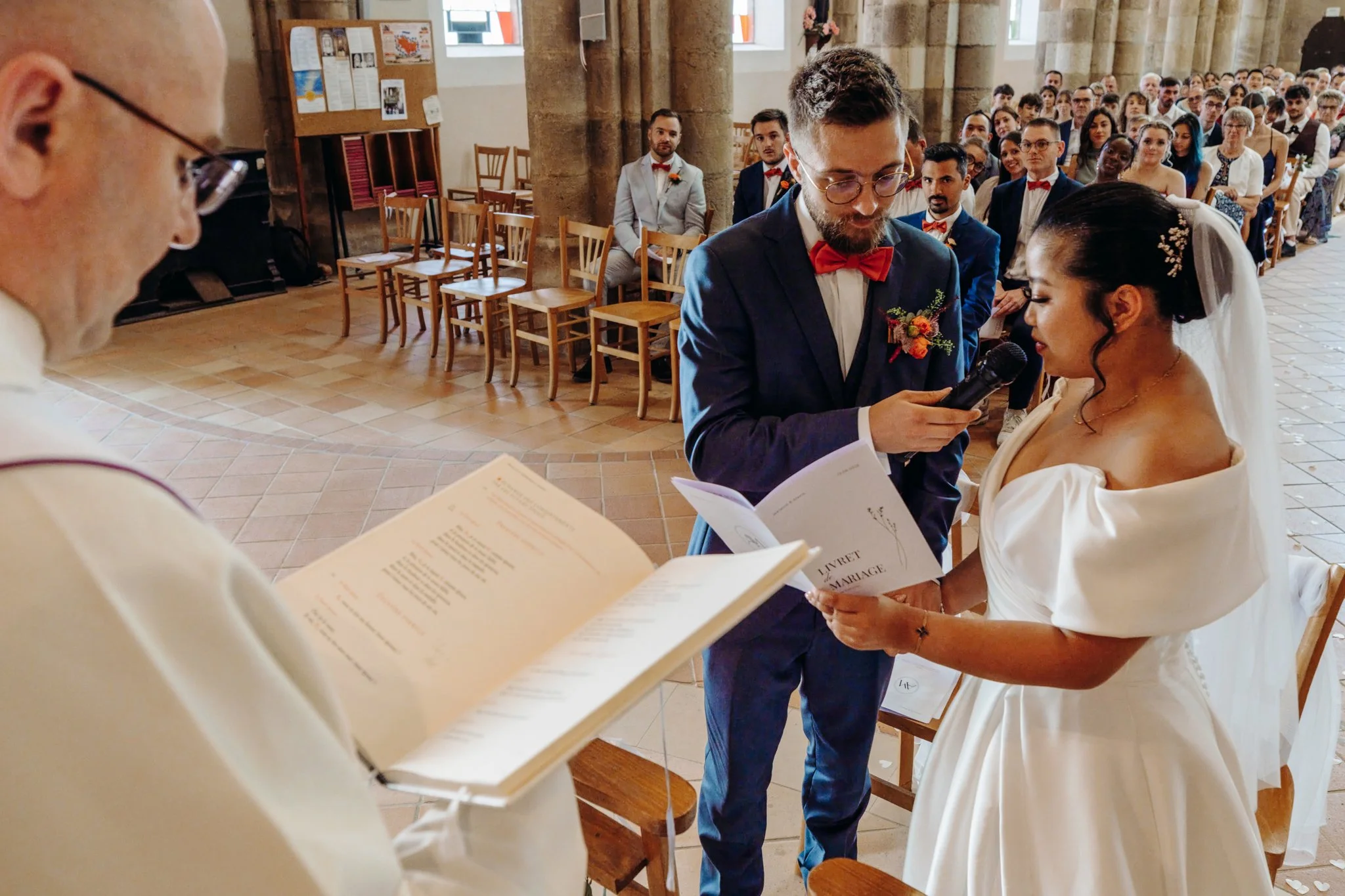 mariage-chateau-peufeilhoux-vallon-en-sully-photographe-@gaelle-care (34 sur 81).jpg