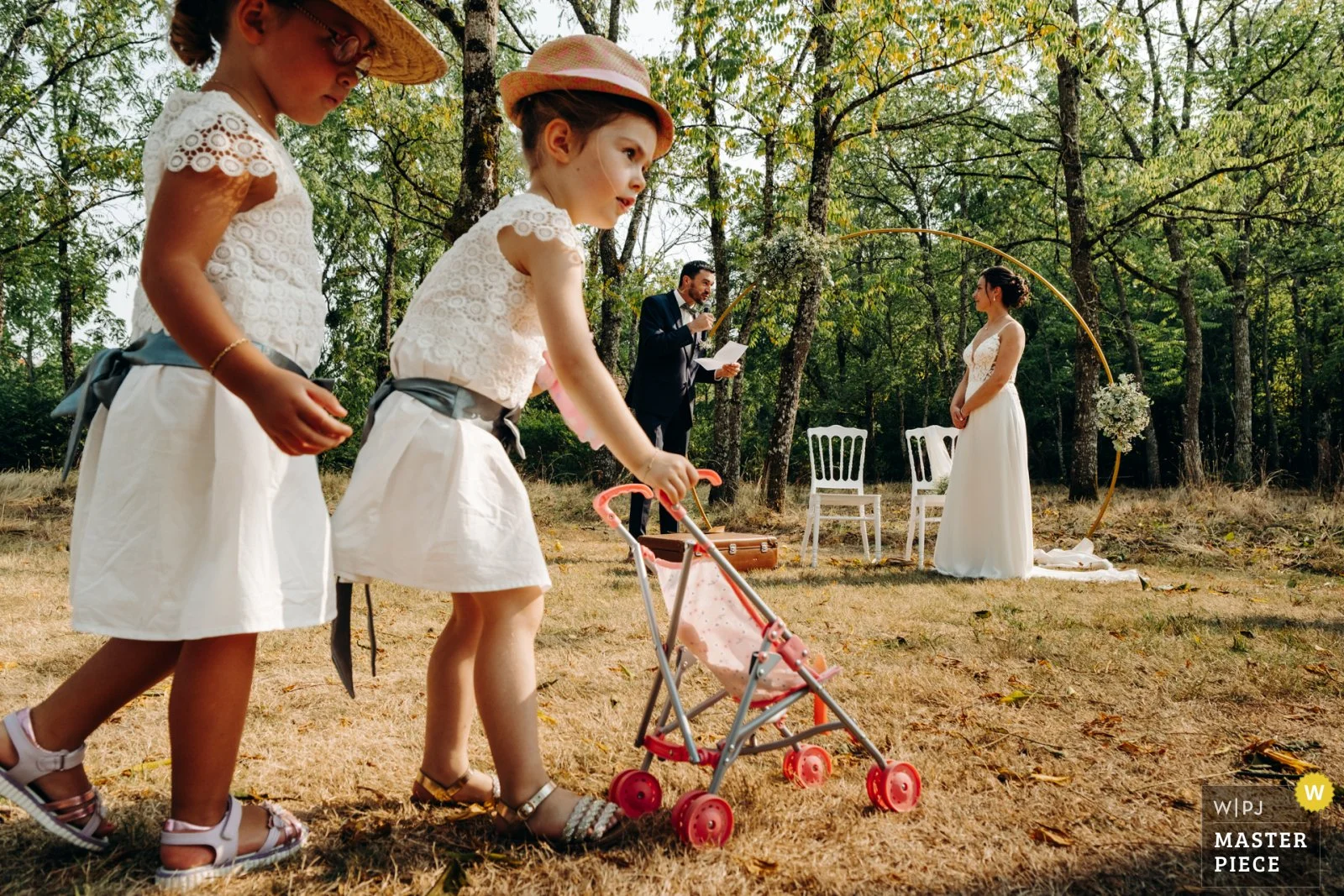 candid-natural-wedding-image-2759141.jpg