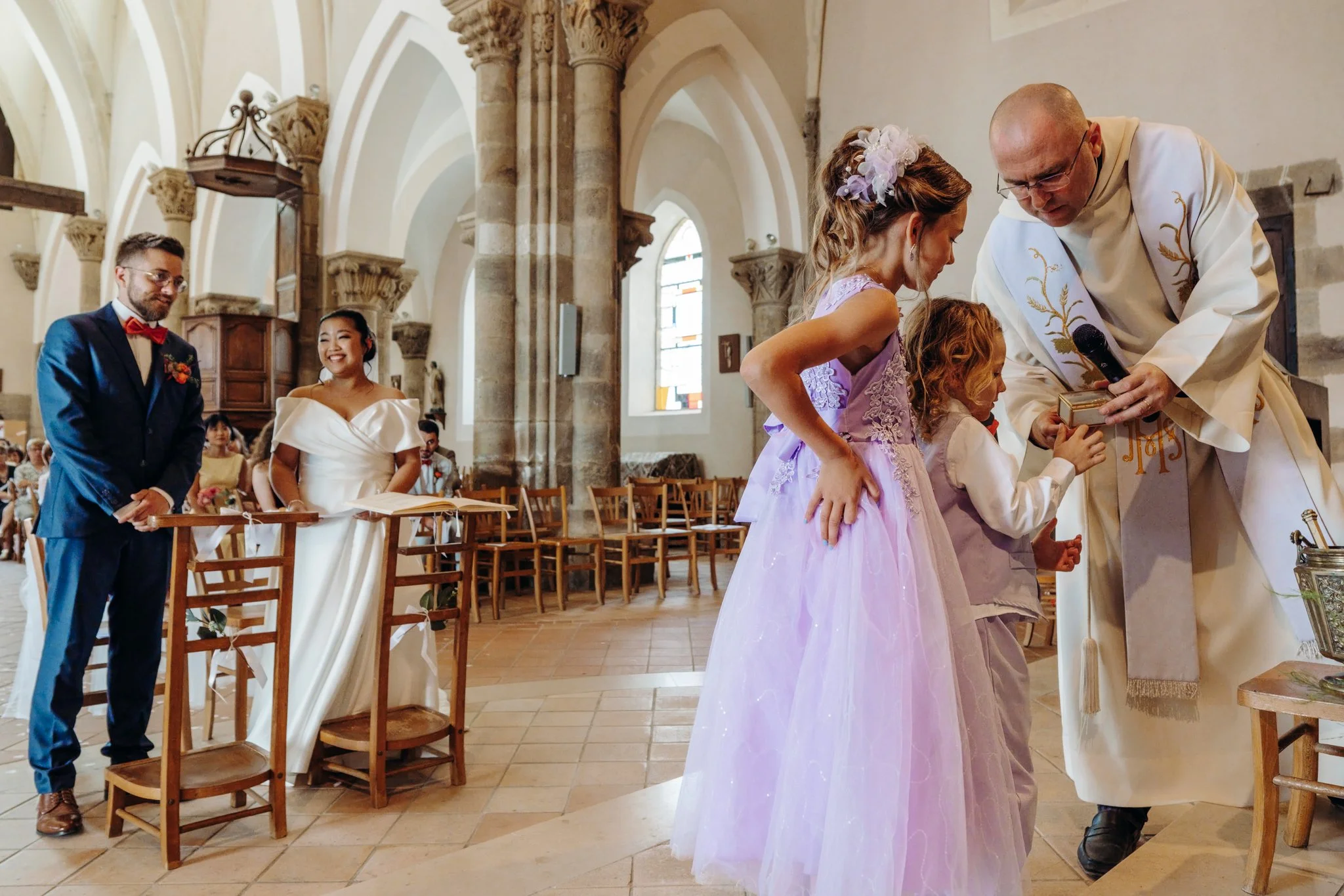 mariage-chateau-peufeilhoux-vallon-en-sully-photographe-@gaelle-care (35 sur 81).jpg