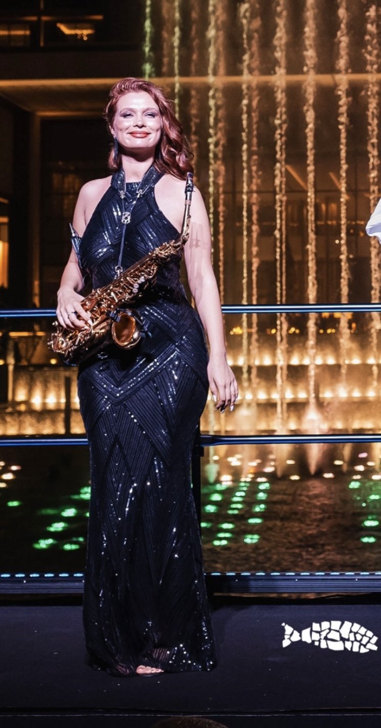 Julia Sax 5.jpg
