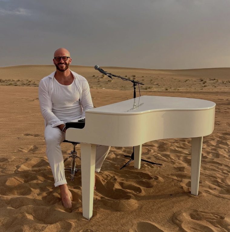 Ryan Keys Piano Singer.png
