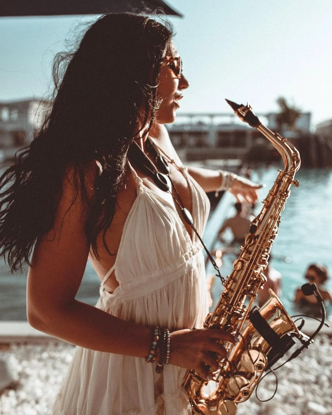 Kat 4 Sax.jpg