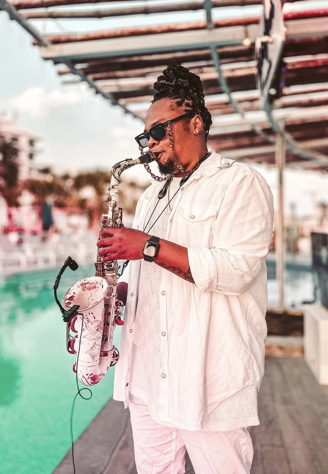 Luis Sax.jpg