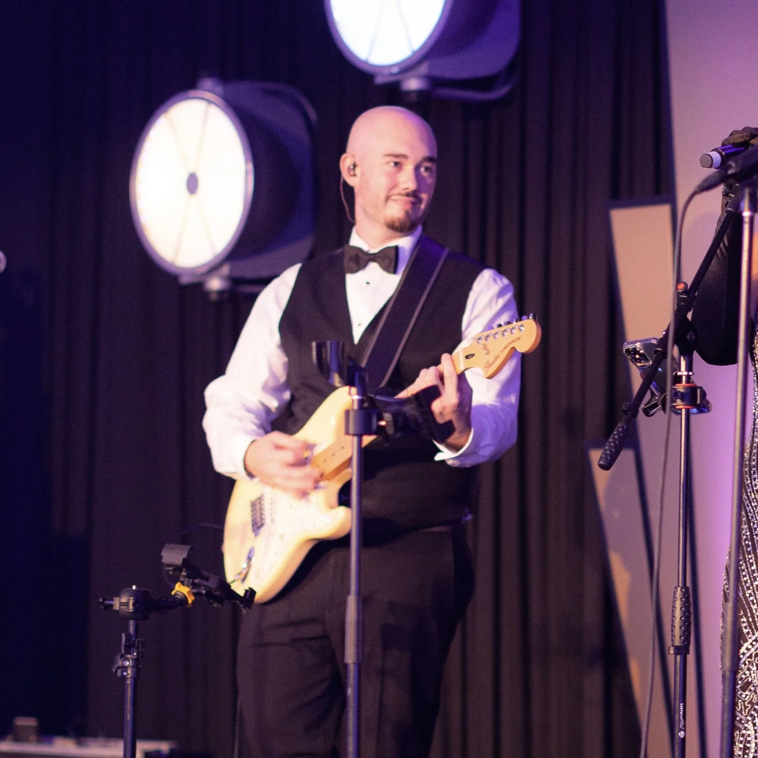 Chris Electric Guitar Ritzy Showband Mark-Diana-Four-Seasons-Hampshire-Wedding-Anneli-Marinovich-Photography-399.jpg
