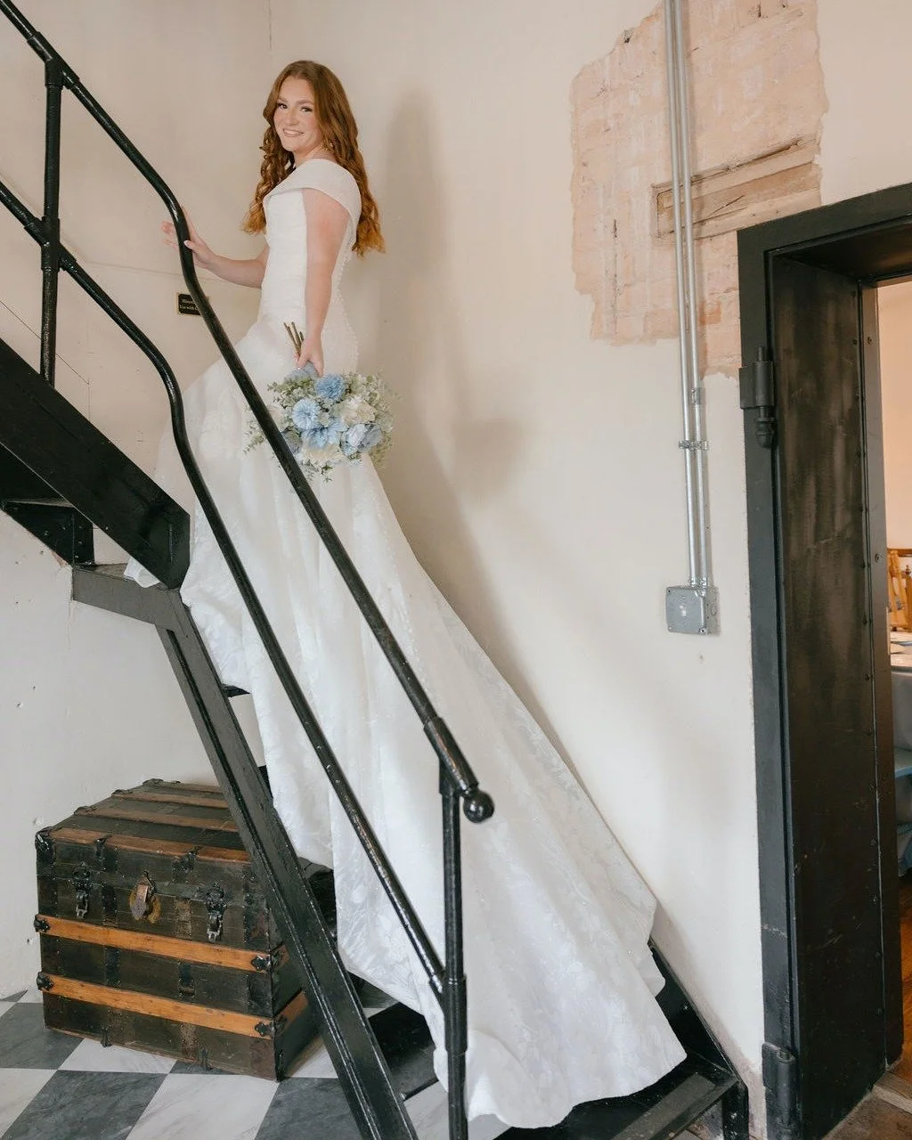 💕 Real Wedding 💕 

Taylor &amp; Devin&rsquo;s day was full of love, laughter, and the sweetest personal touches. From their first look to their vintage firetruck getaway &mdash; it was pure magic.

@dedicatedphotoco 

https://thehistoricdallasjail.