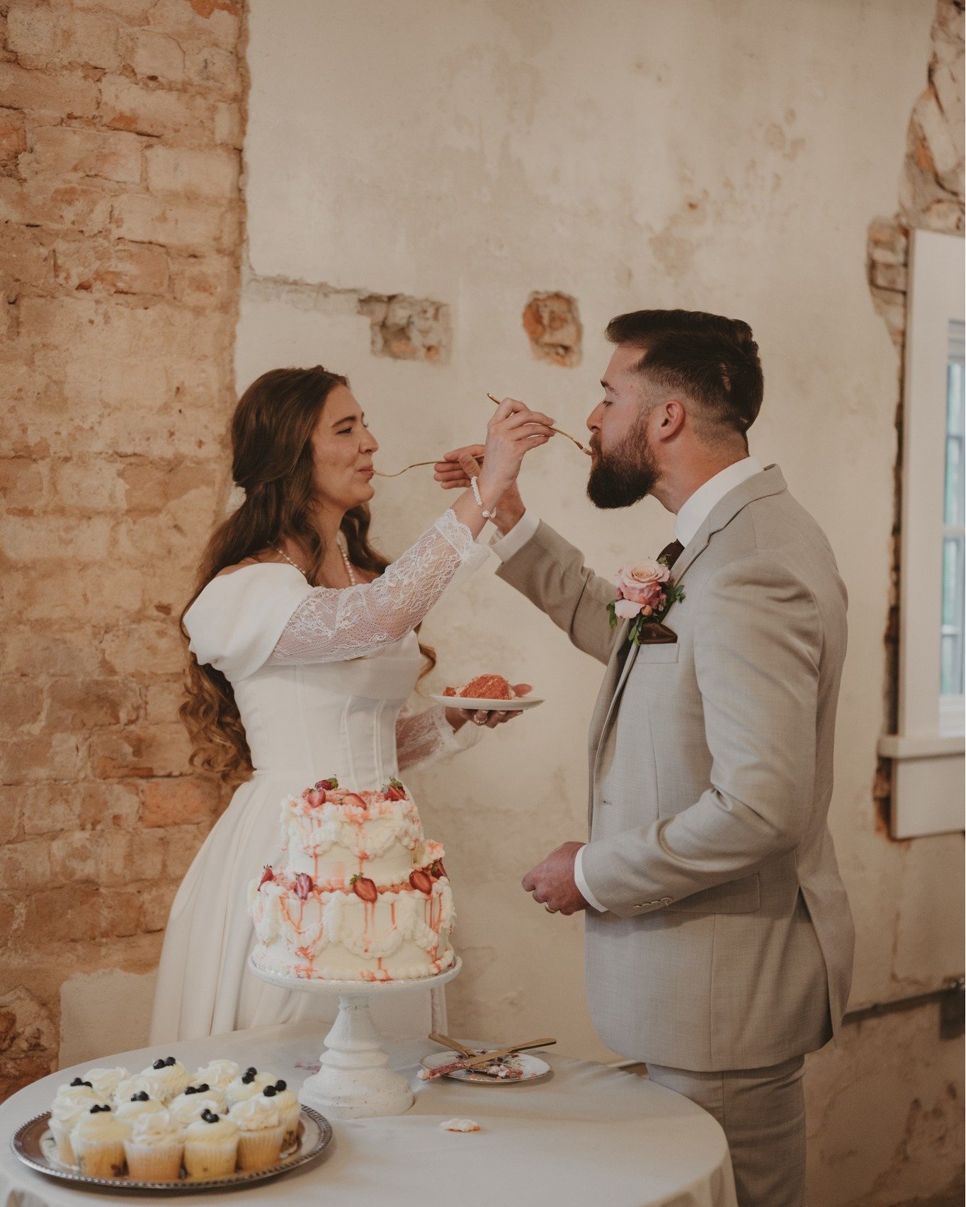 Happy Anniversary, Gracie &amp; Sam 🤍

Your wedding day was such a special one for us&mdash;so laid-back, creative, and completely true to who you are.

From the thoughtful details to the easygoing pace of the day, everything felt so intentional and