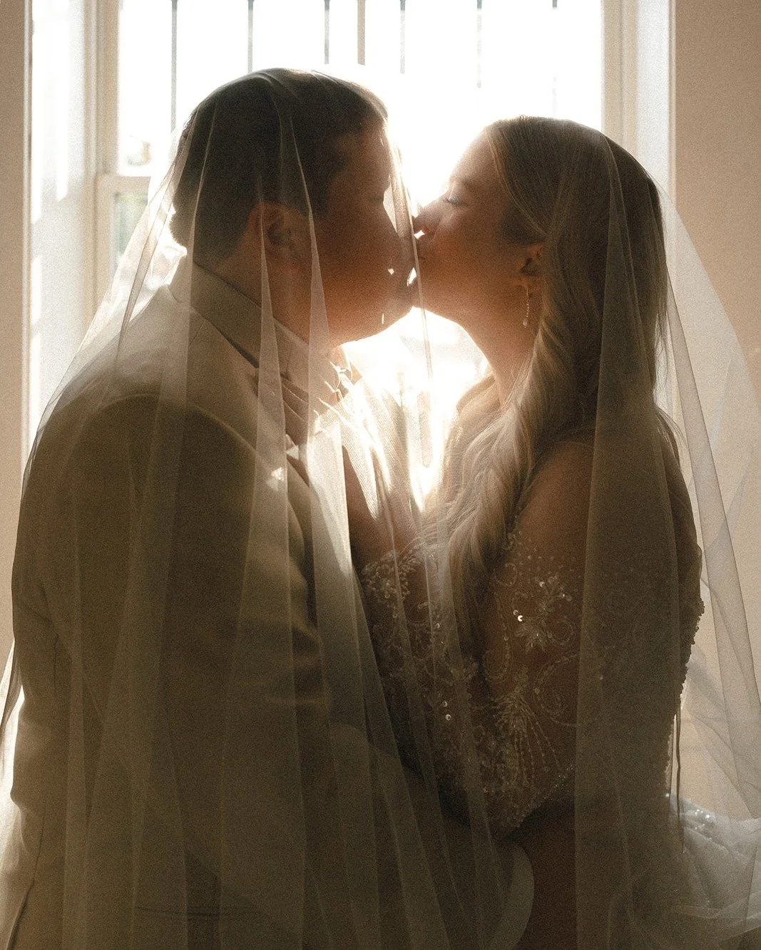 Happy Anniversary, Emily &amp; Turner 🤍

Your joyful Sunday celebration was such a beautiful one to be part of&mdash;filled with so much love, laughter, and the sweetest moments with family and friends.

We&rsquo;re so grateful you chose to celebrat