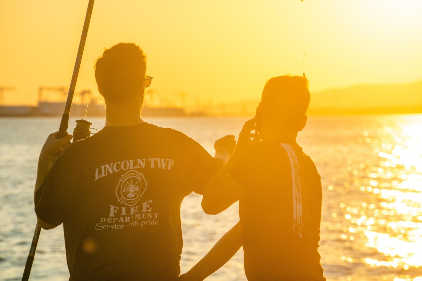 Ein paar Angler an der Strandpromenade neben unserem Hotel.
-
A few fishermen on the boardwalk next to our hotel.
-
-
-
#fishing #fish #fishinglife #catchandrelease #bassfishing #photography #kolkata_calcutta_city #kolkatadiaries #kolkata_lanes #phot