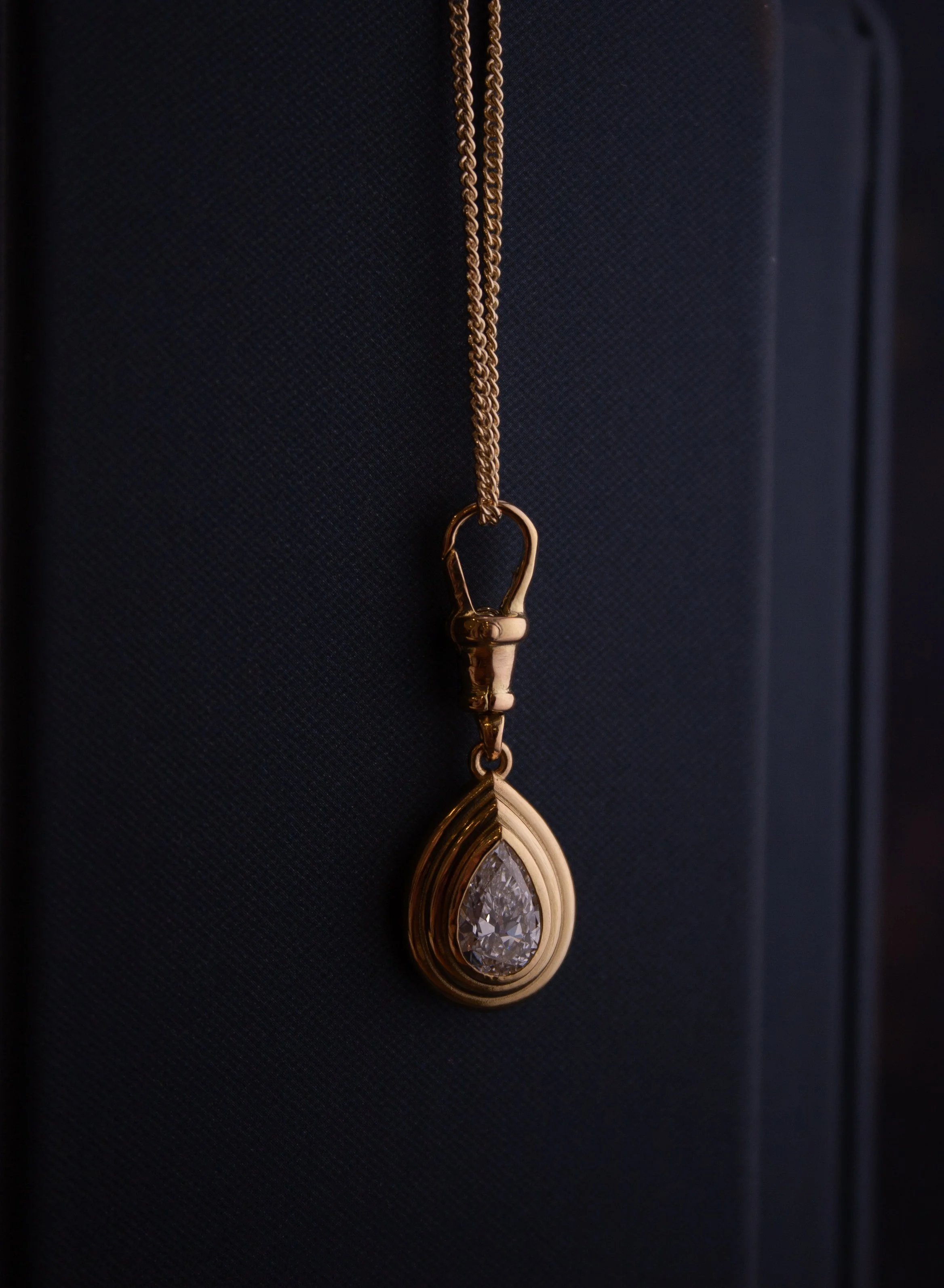 Elizabeth pear Diamond Pendant | 1 carat