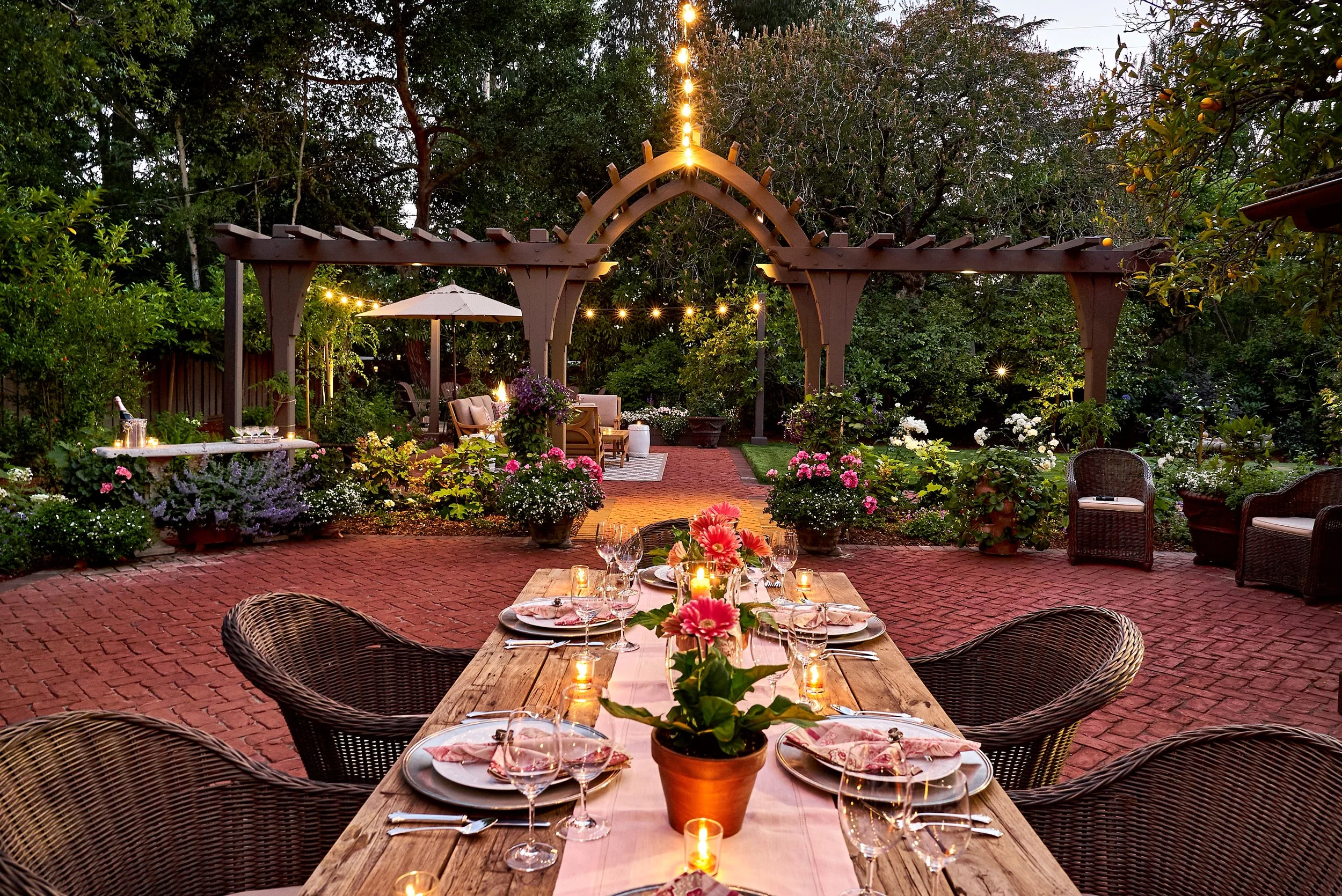 BESPOKE OUTDOOR GARDEN ROOMS
