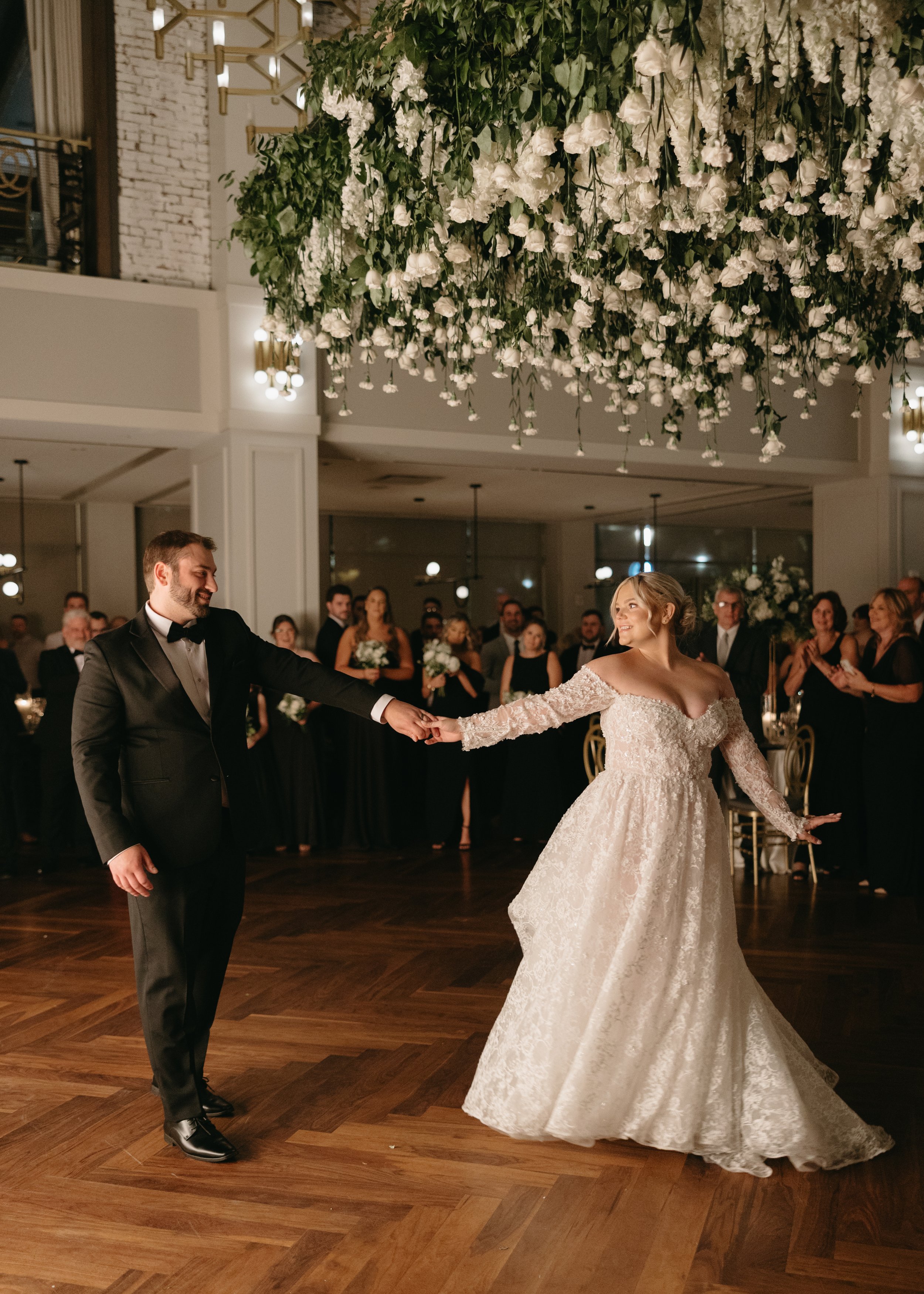 Paige & Chris, Aislinn Rose Photography, BB, Eclipse DJs, Brian Fitzy, Luxe Styles (3) (1).jpg