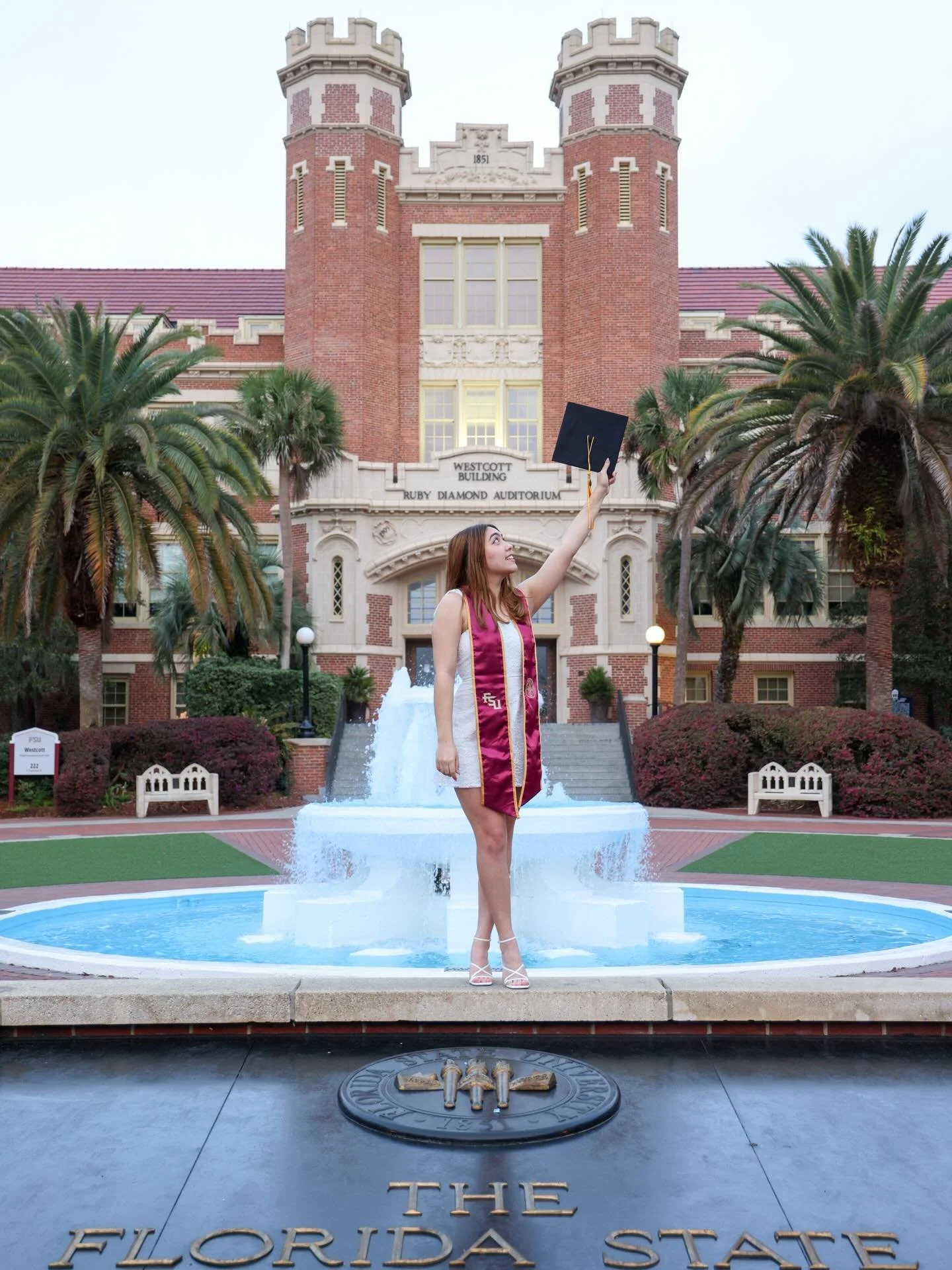 Graduation is closer than it feels. Let&rsquo;s get your photos done before everything picks up.