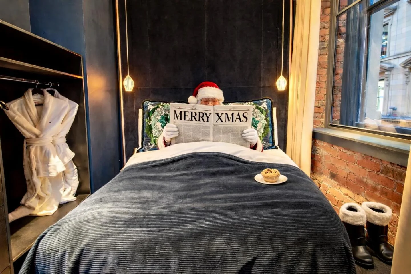 Merry Christmas from all of us at Forty Seven Hotel ✨🎄

After a very busy night flying around the world, Santa&rsquo;s finally clocked off&hellip; and guess where he&rsquo;s chosen to relax for the day? 😉🛏️🎅

Feet up, paper in hand, treats within