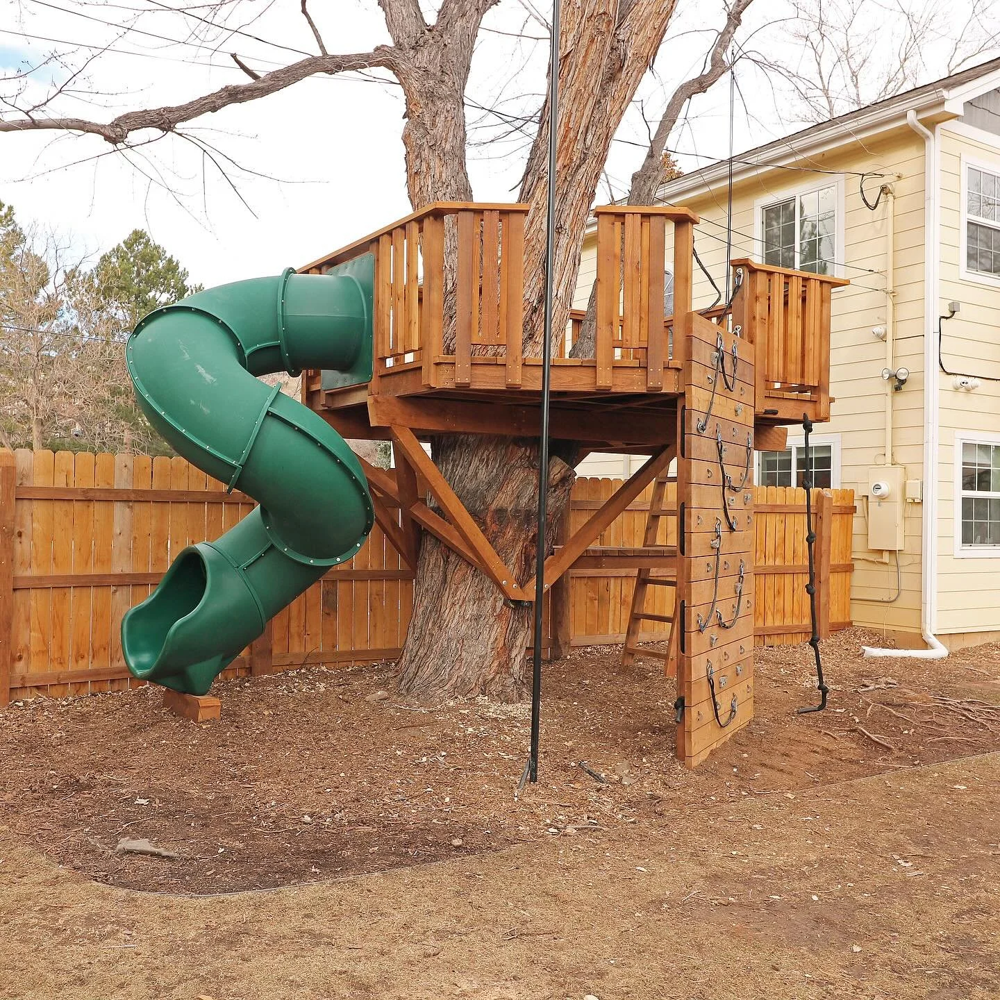 Here&rsquo;s a project we finished back in January - a new treehouse for Jarrow Montessori school in Boulder!  This replaces and upgrades an old treehouse they had which was getting blown apart over time by the expanding tree (scroll to last two phot