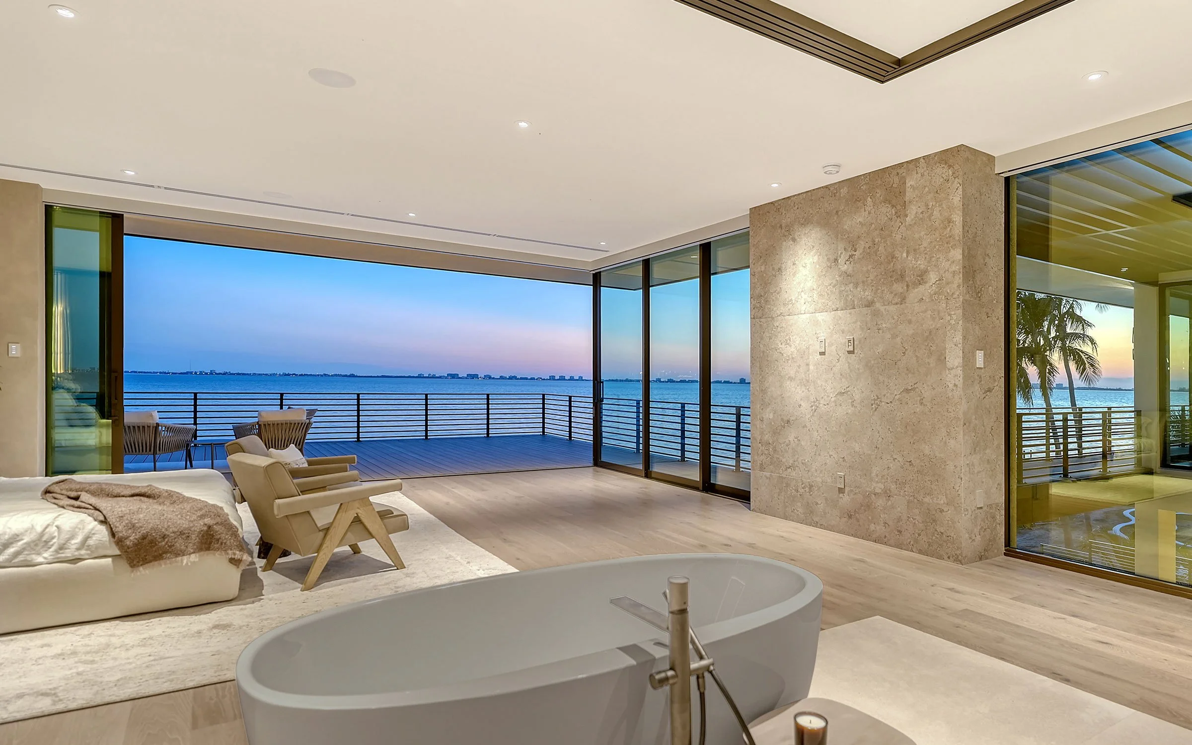62-388-south-shore-drive-sarasota-fl-34234-tub color.jpg