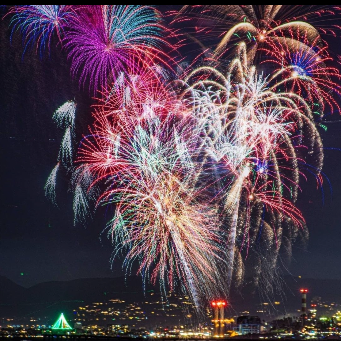Ride to the Manhattan Beach Holiday Fireworks Show 