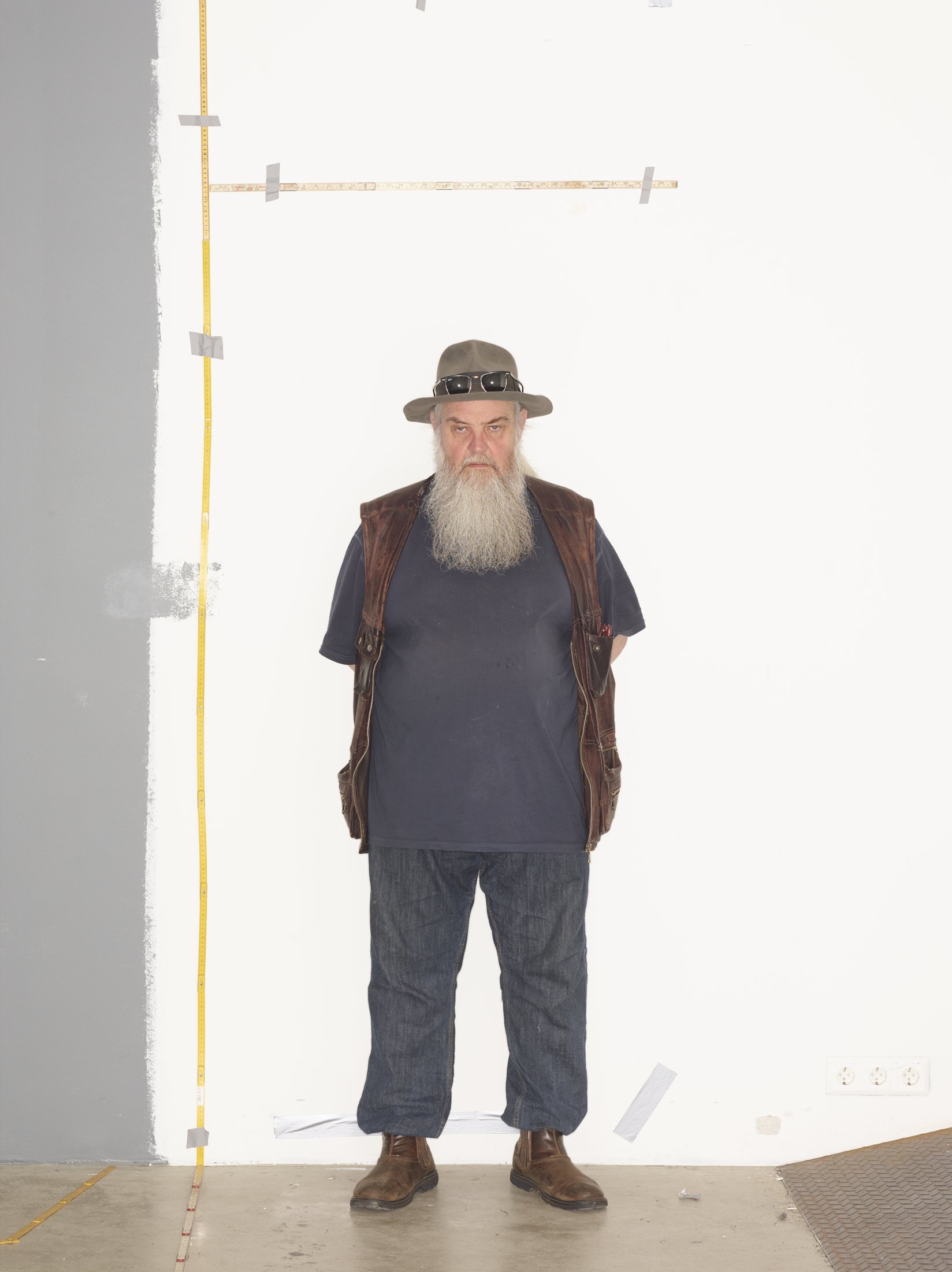 Goddur Size of an artist41109 1.jpg