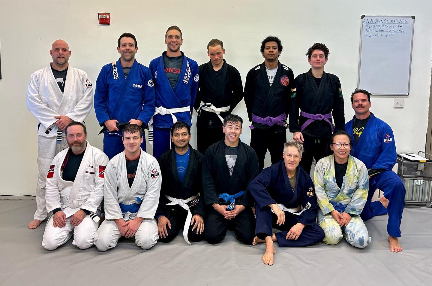 Fun open mat today!! Thanks to @stilll_drew for organizing and the folks at @burienbjj for the fun rolls!! #zoobjjsea #bjj #brazilianjiujitsu #jiujitsu #openmat #westseattle