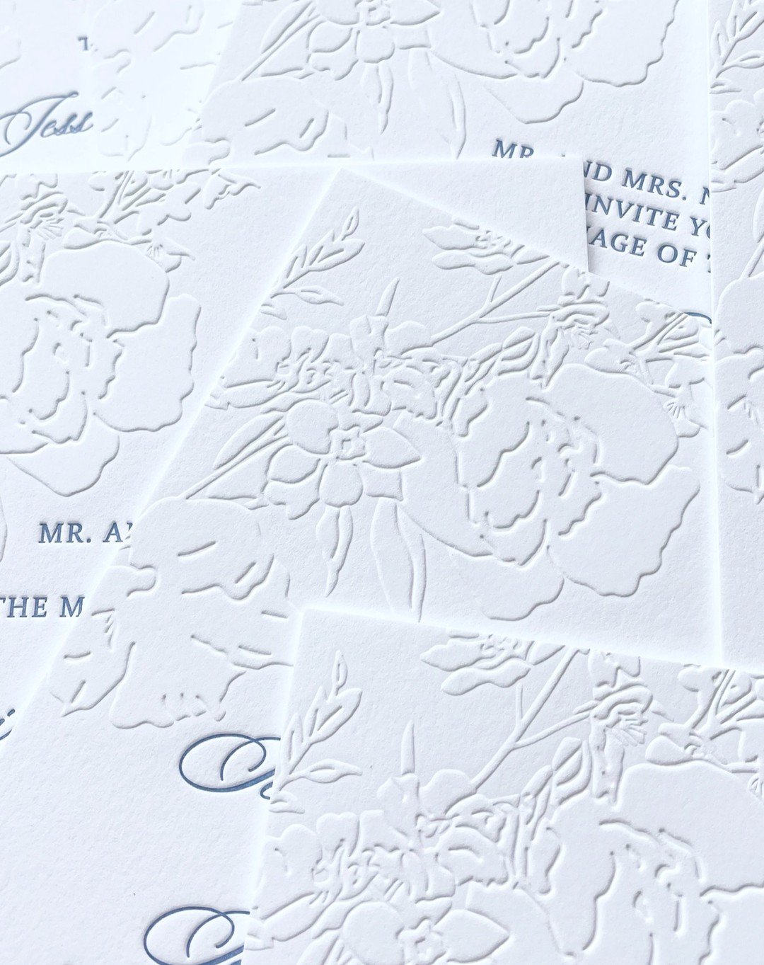Embossed and letterpress invitations for the upcoming wedding 🦢 with @tashabrackenevents 

#christinadesignstudio #christinaruddcalligraphy #cdsinvitations #customweddinginvitation #weddinginvitationsuite #weddinginvitationdesign #invitationtocreate