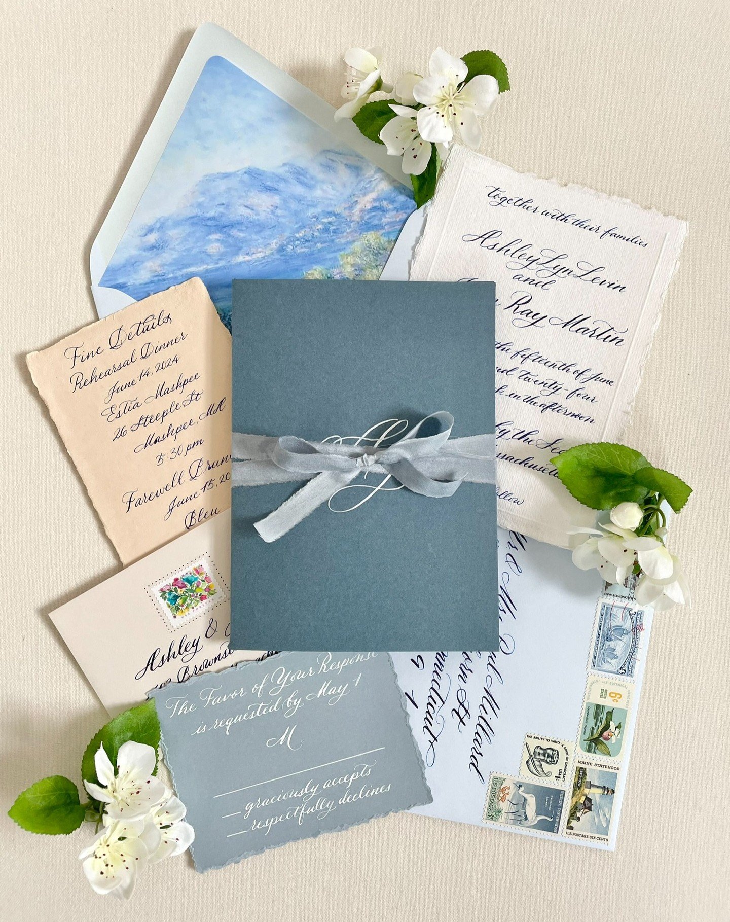 Scripted invitation suite with a folio, silk ribbon and vintage stamps 🦢 with @liabancroftevents 

#christinadesignstudio #cdsinvitations #customweddinginvitations #custominvitations #weddinginvites #weddingpapergoods #weddingstationery #weddingcall