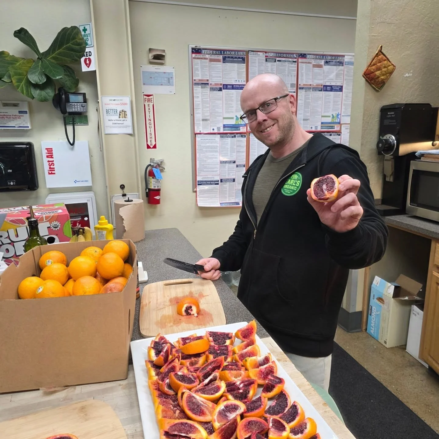 First blood oranges of the season arrived this morning! Dale, Earl's Outbound Supervisor, is cutting up this winter citrus favorite for the outbound team's engagement session. What a great way to start the busy evening pulling orders for our customer
