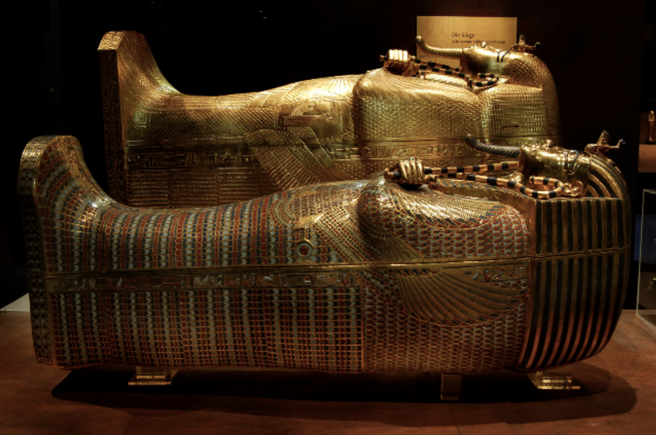 KING TUT'S WAH WAH HUT