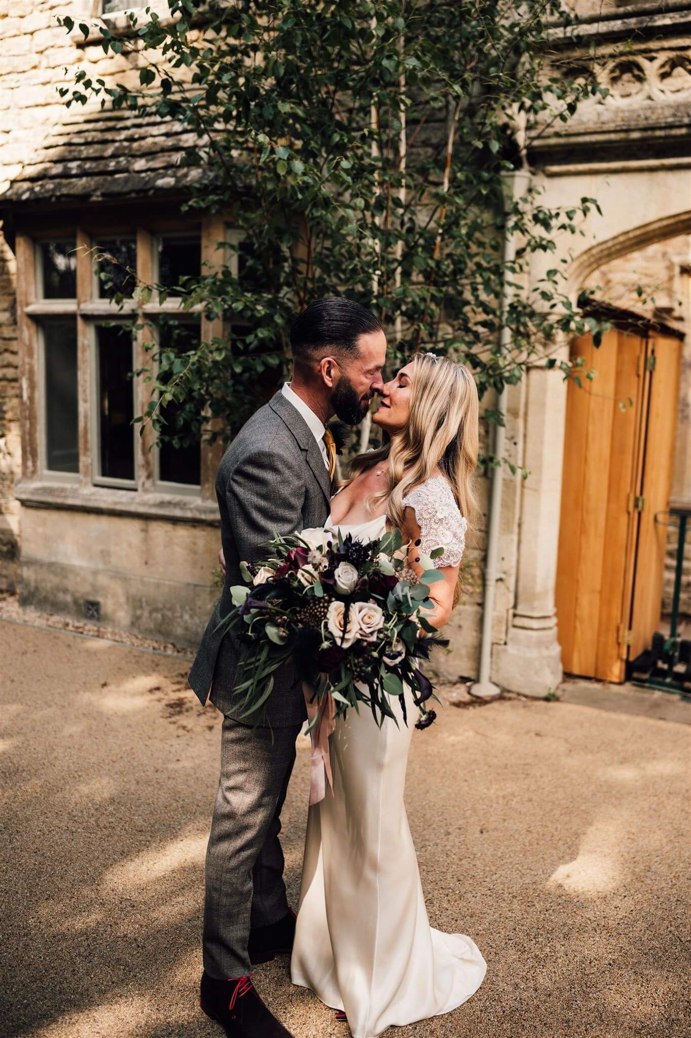 Pink-and-burgandy-wedding-bouquet.jpg