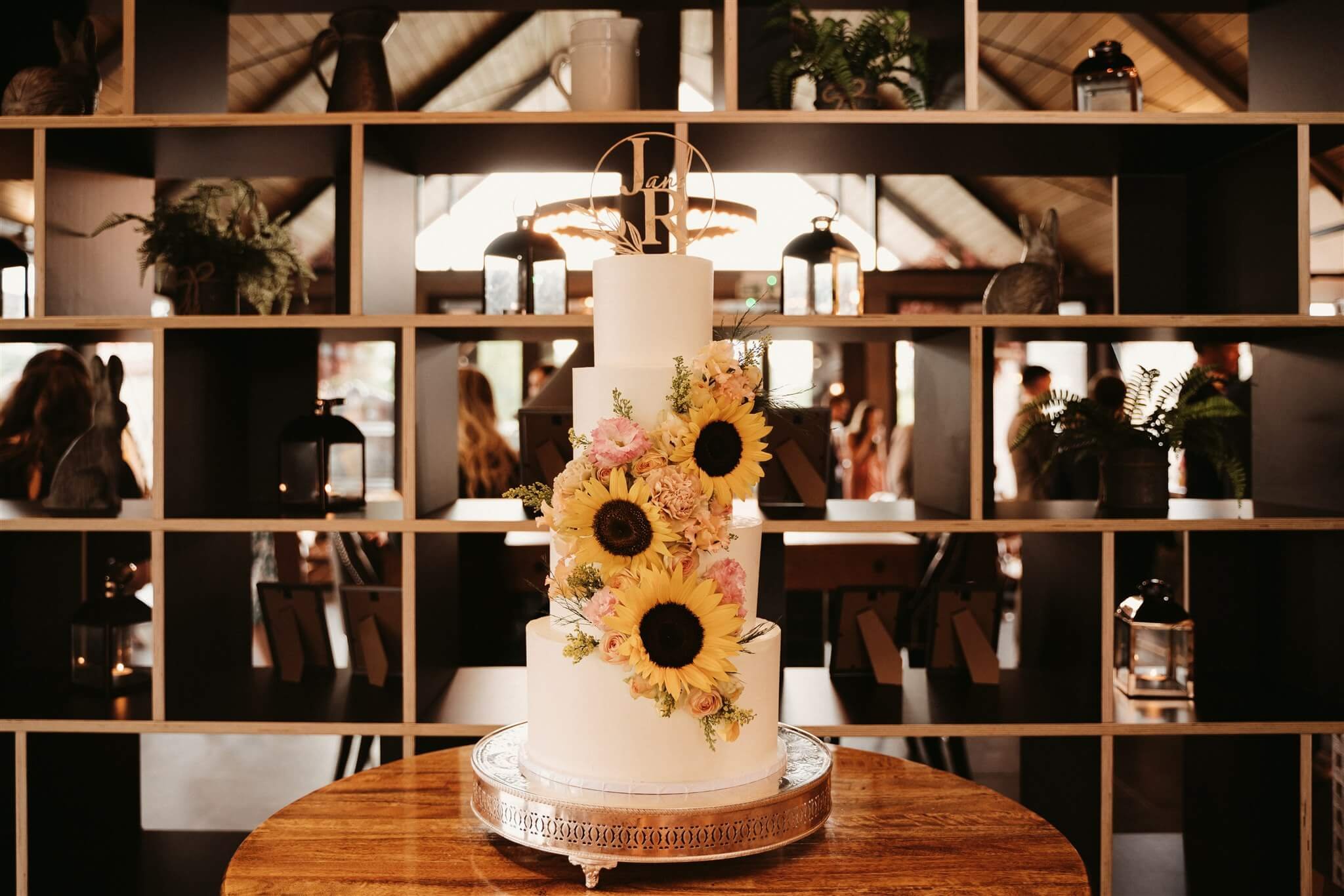 Wedding-cake-with-sunflowers-2.jpg