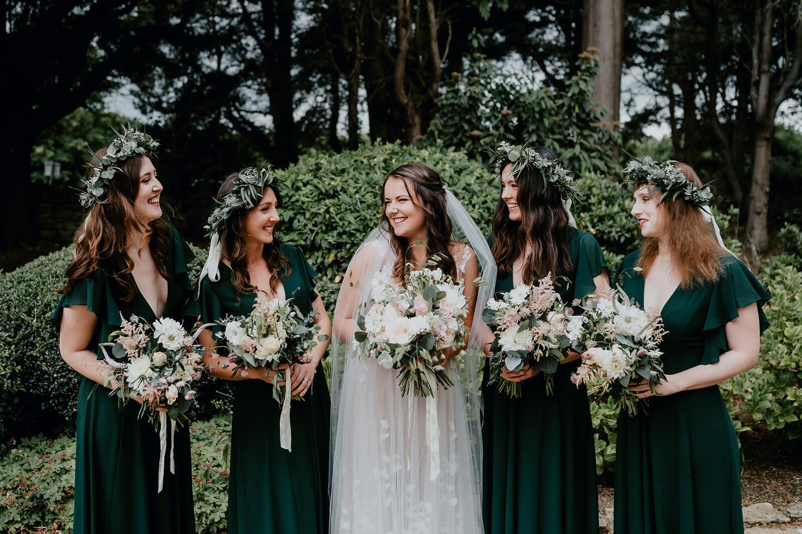 Bride-and-bridesmaids-bouquets.jpg