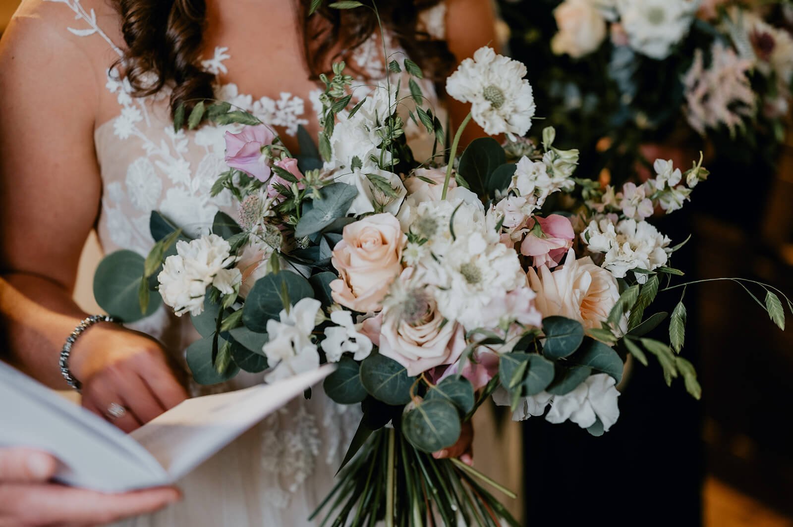 Bride-bouquet-close-up.jpg