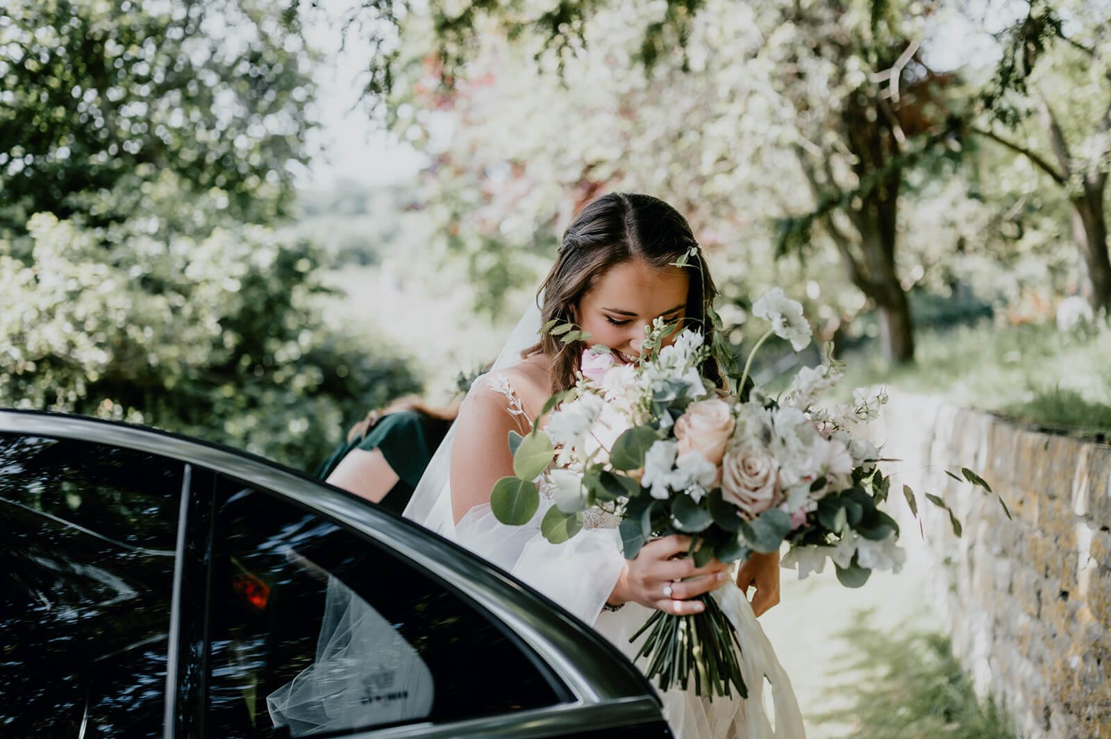 Bride-exiting-car.jpg