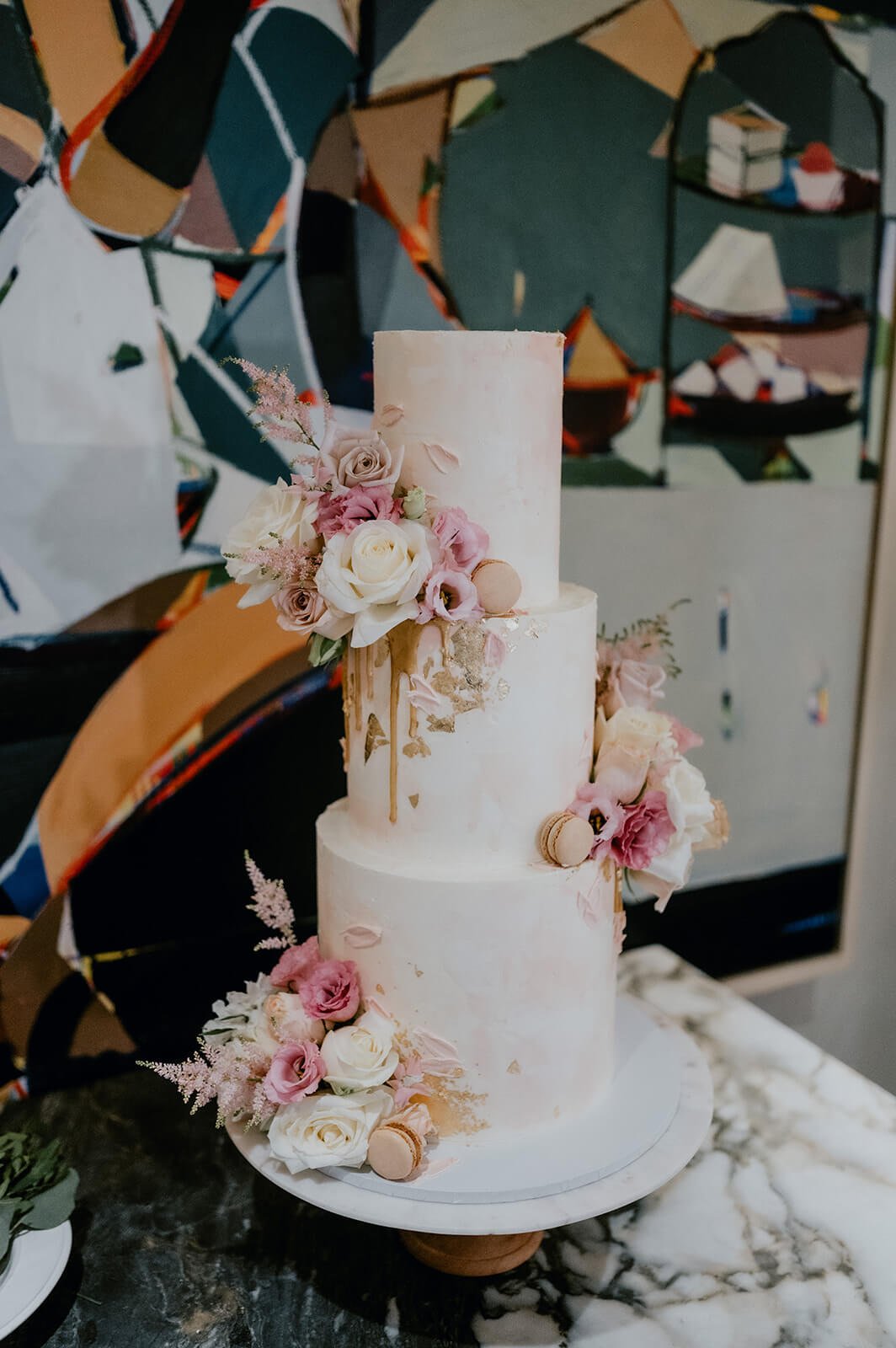 Wedding-cake-with-white-and-pink-flowers.jpg
