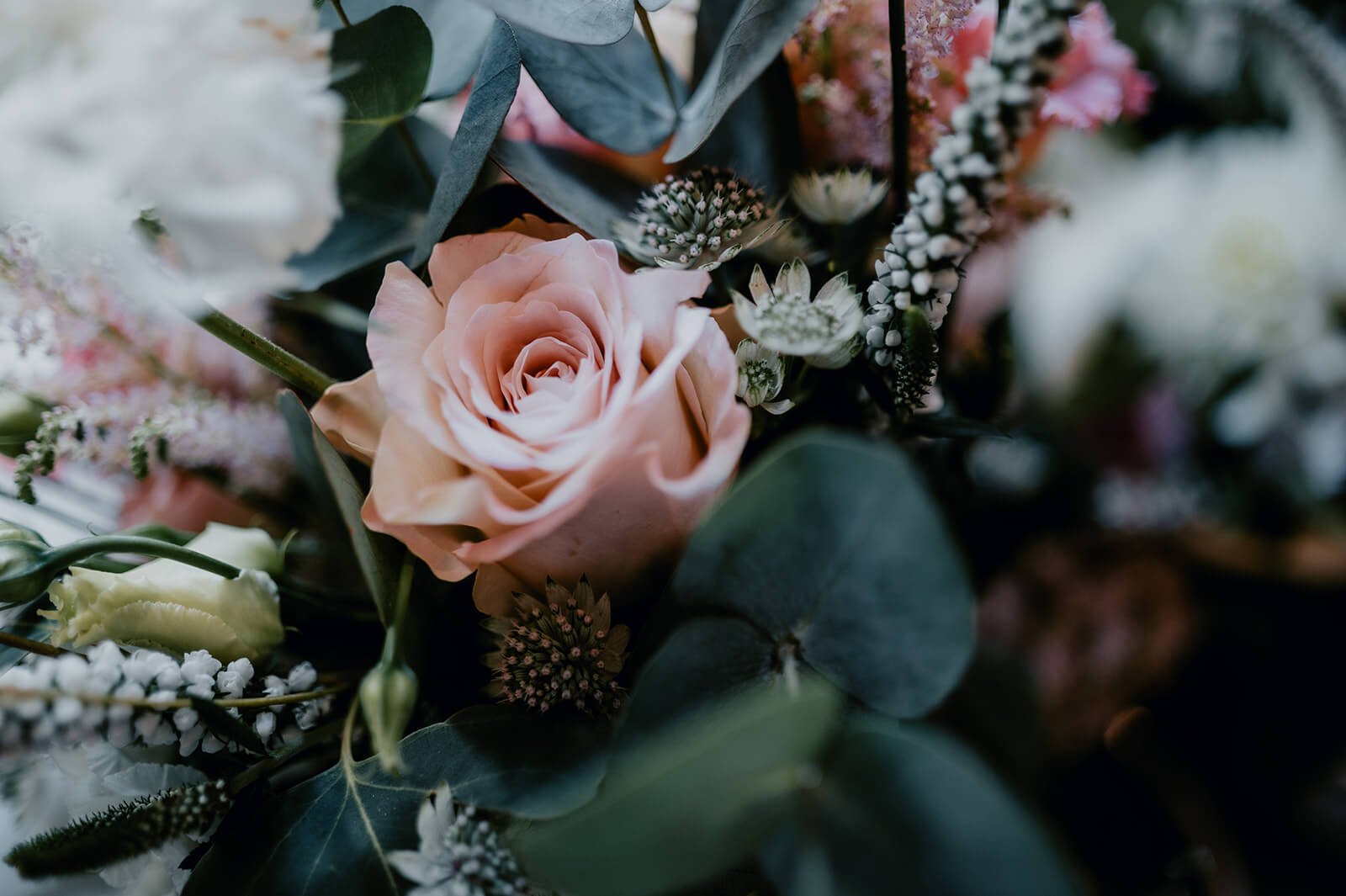 Wedding-flowers-close-up.jpg