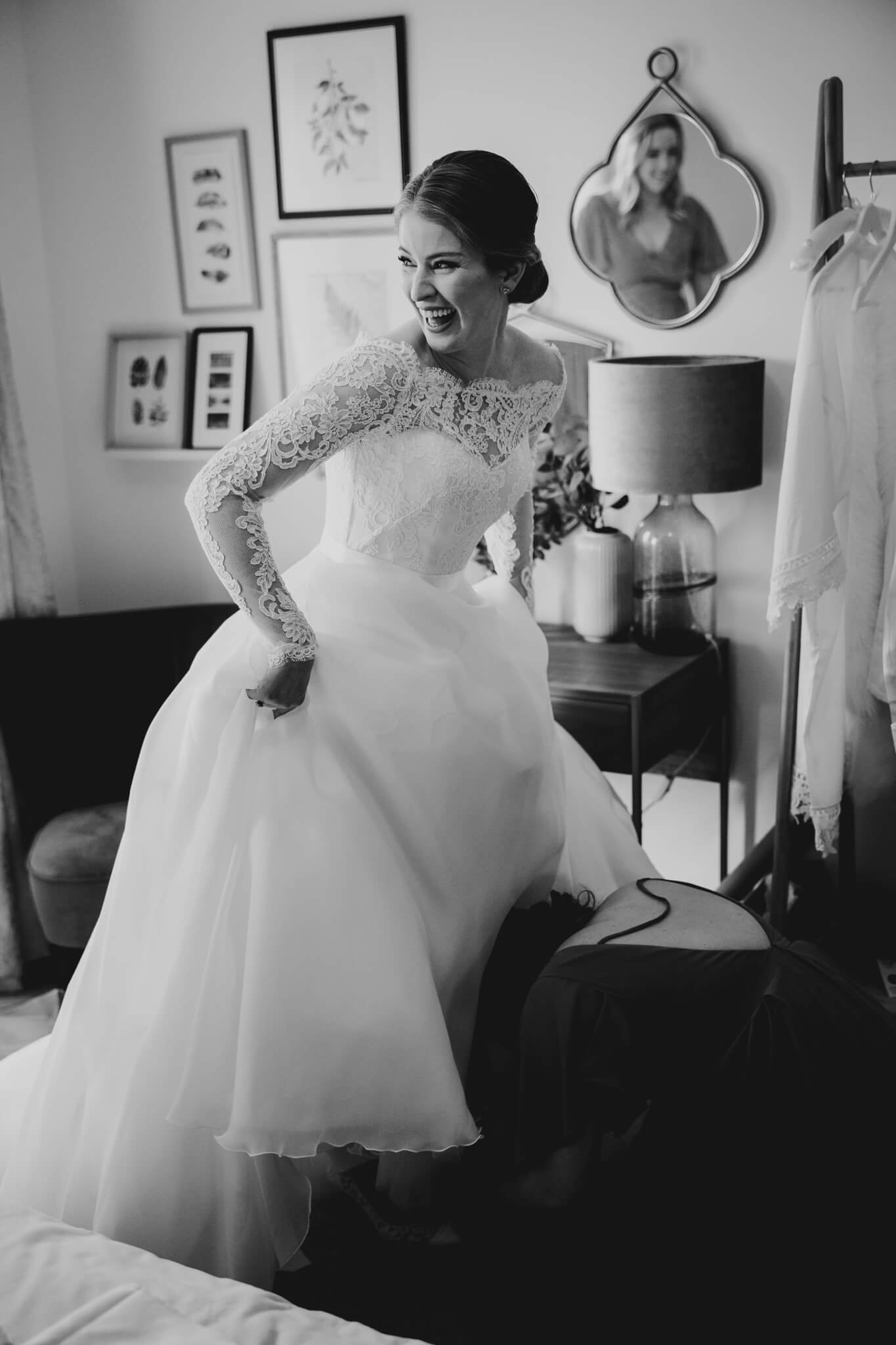 Beth-Shean-Wedding-bride-dress-Suzanne-Neville-4.jpg