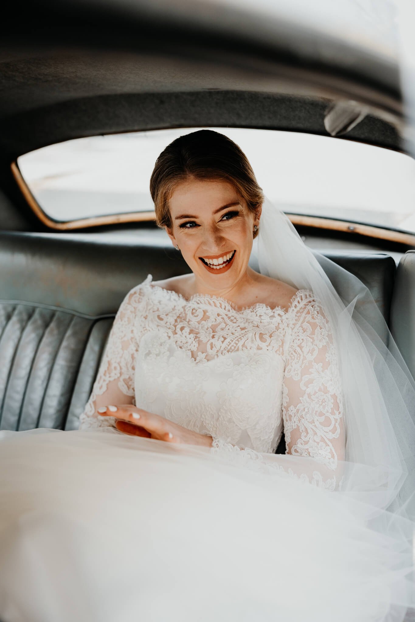 Beth-Shean-Wedding-bride-in-car.jpg