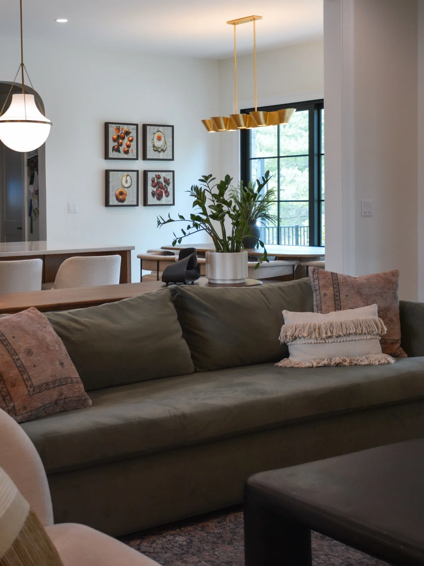 Designed for sitting&hellip; and sipping 🍀💚🍻 Happy St. Patrick&rsquo;s Day!

&bull;
&bull;
#louisvilleinteriordesign #louisvilleinteriordesigner #louisvilleinteriors #louisvillebusiness #louisvillelocal