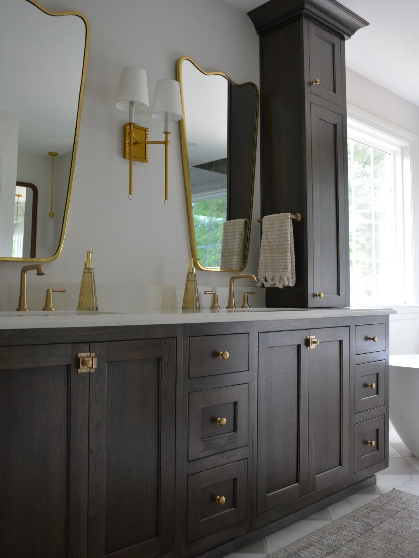 So good we couldn&rsquo;t leave it as just a reel - a layered mix of color, texture, and just enough character. ✨

&bull;
&bull;
#louisvilleinteriordesign #louisvilleinteriordesigner #louisvilleinteriors #louisvillebusiness #louisvillelocal