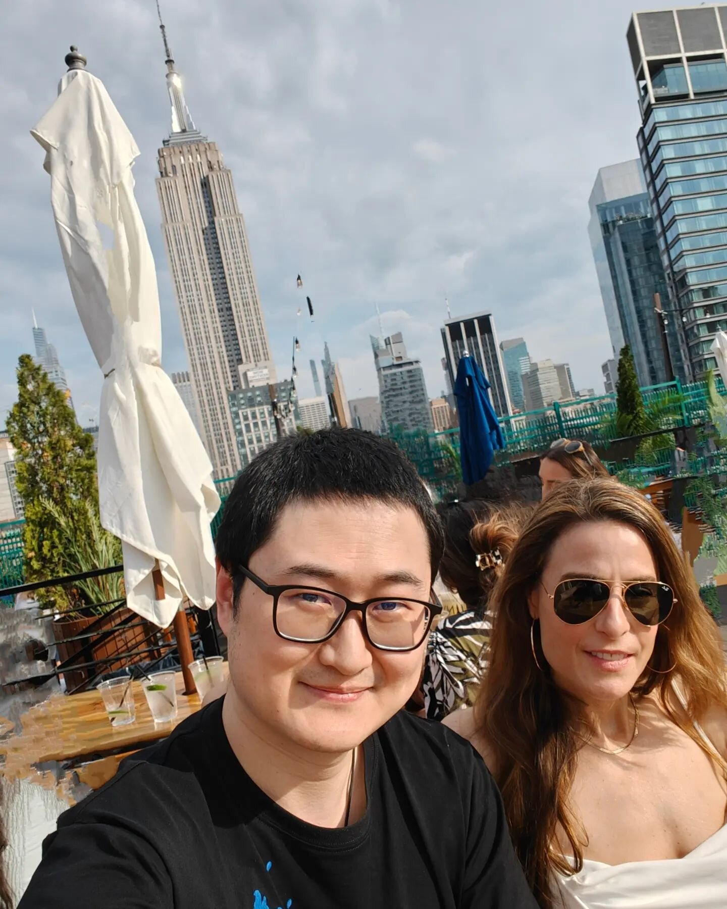 First rooftop cocktails of the season with my buddy, Yitong!! 💯🎉😎